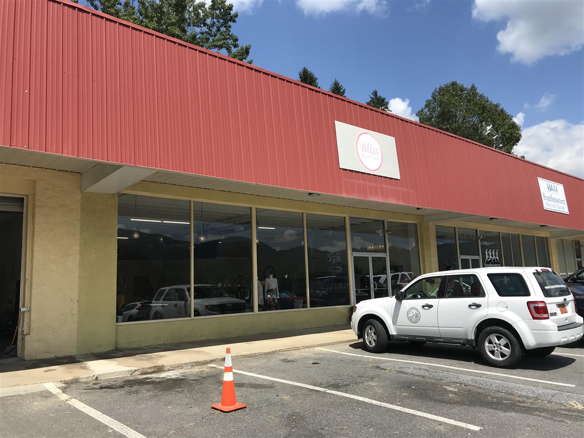 A picture of the property located at 103 WNC SHOPPING CENTER DR, BLACK MOUNTAIN NC 28711.