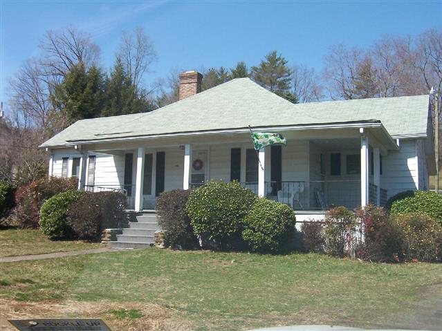 A picture of the property located at 1106 OLD US 70 HWY BLACK MOUNTAIN NC.