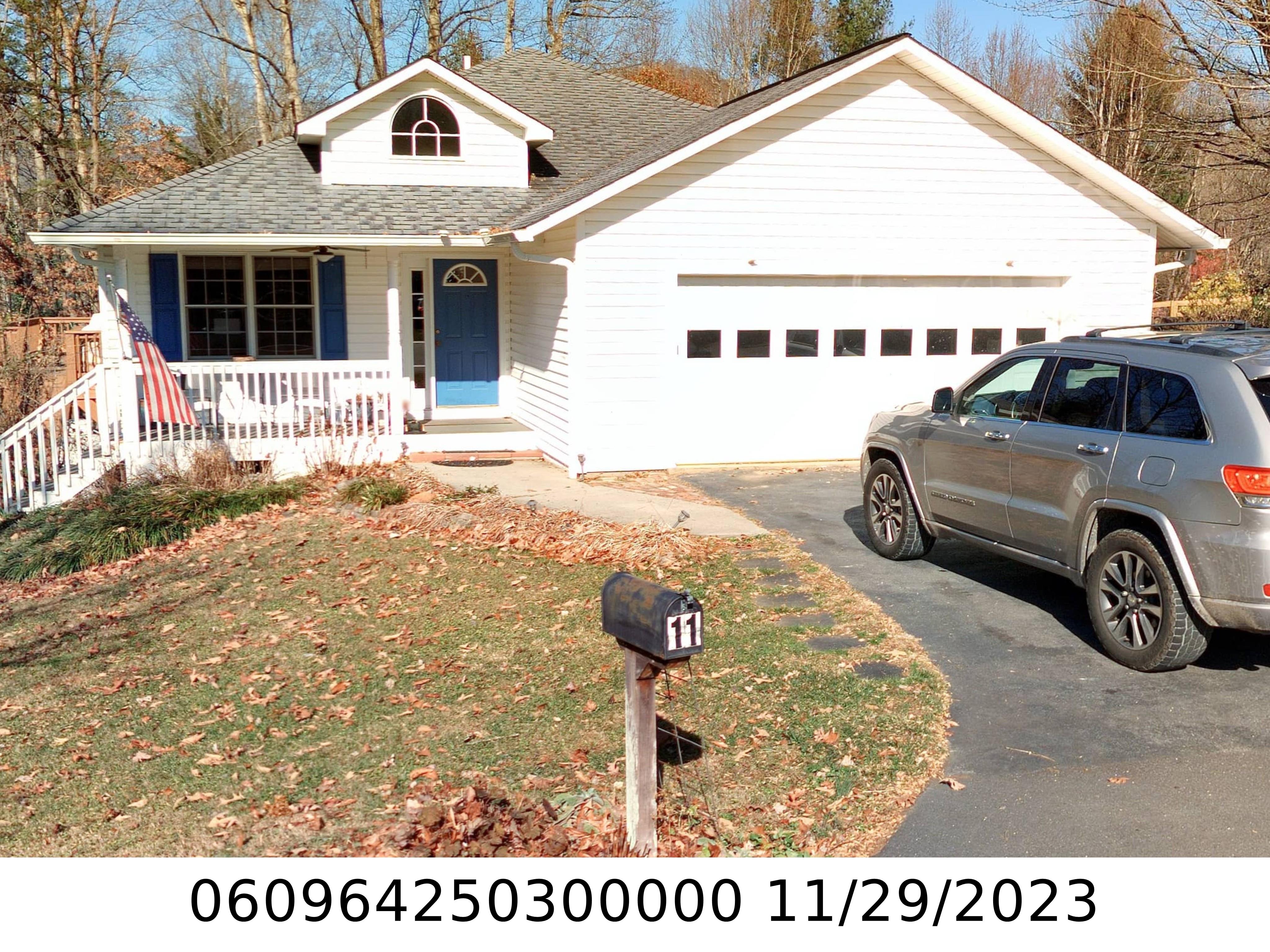 A picture of the property located at 11 FREEMAN DR, BLACK MOUNTAIN NC 28711.