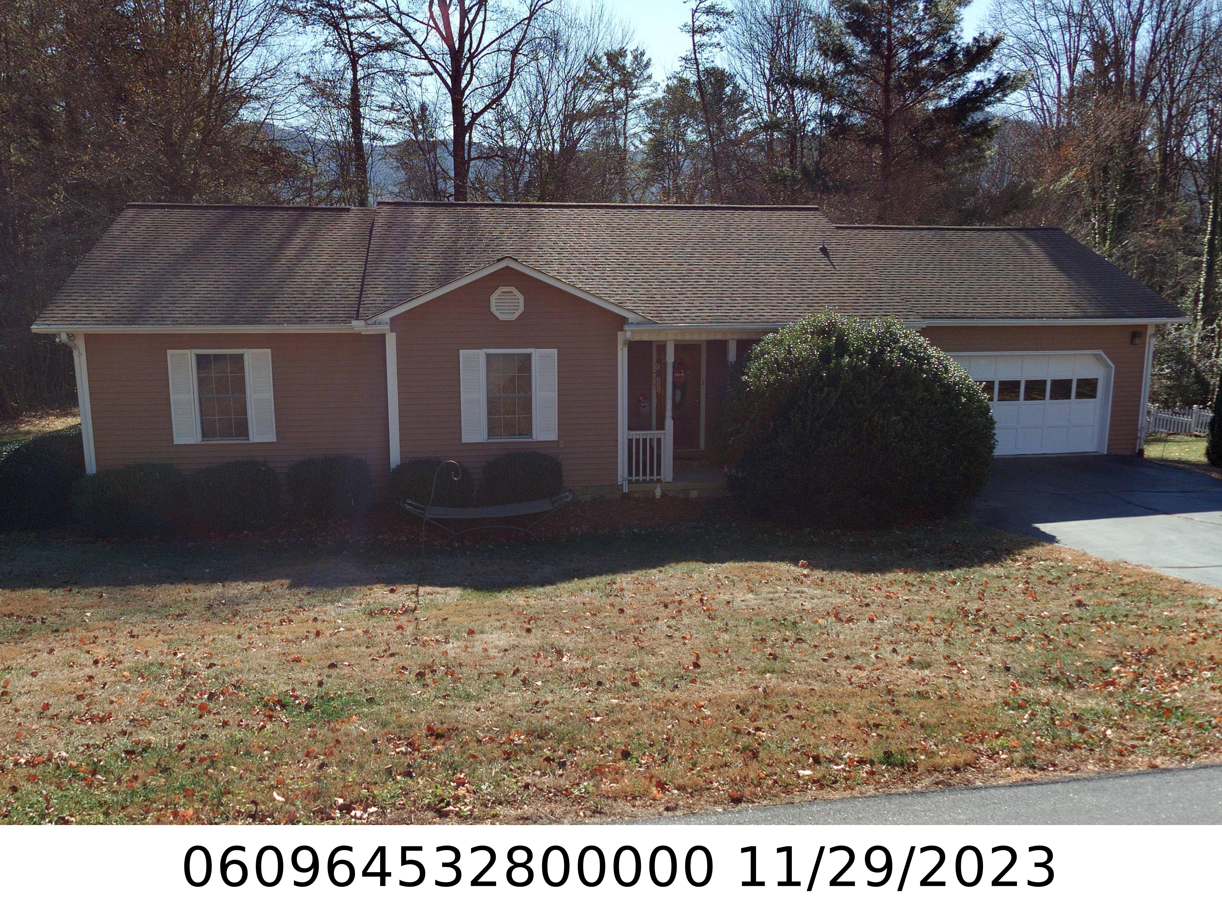 A picture of the property located at 1 FREEMAN DR, BLACK MOUNTAIN NC 28711.