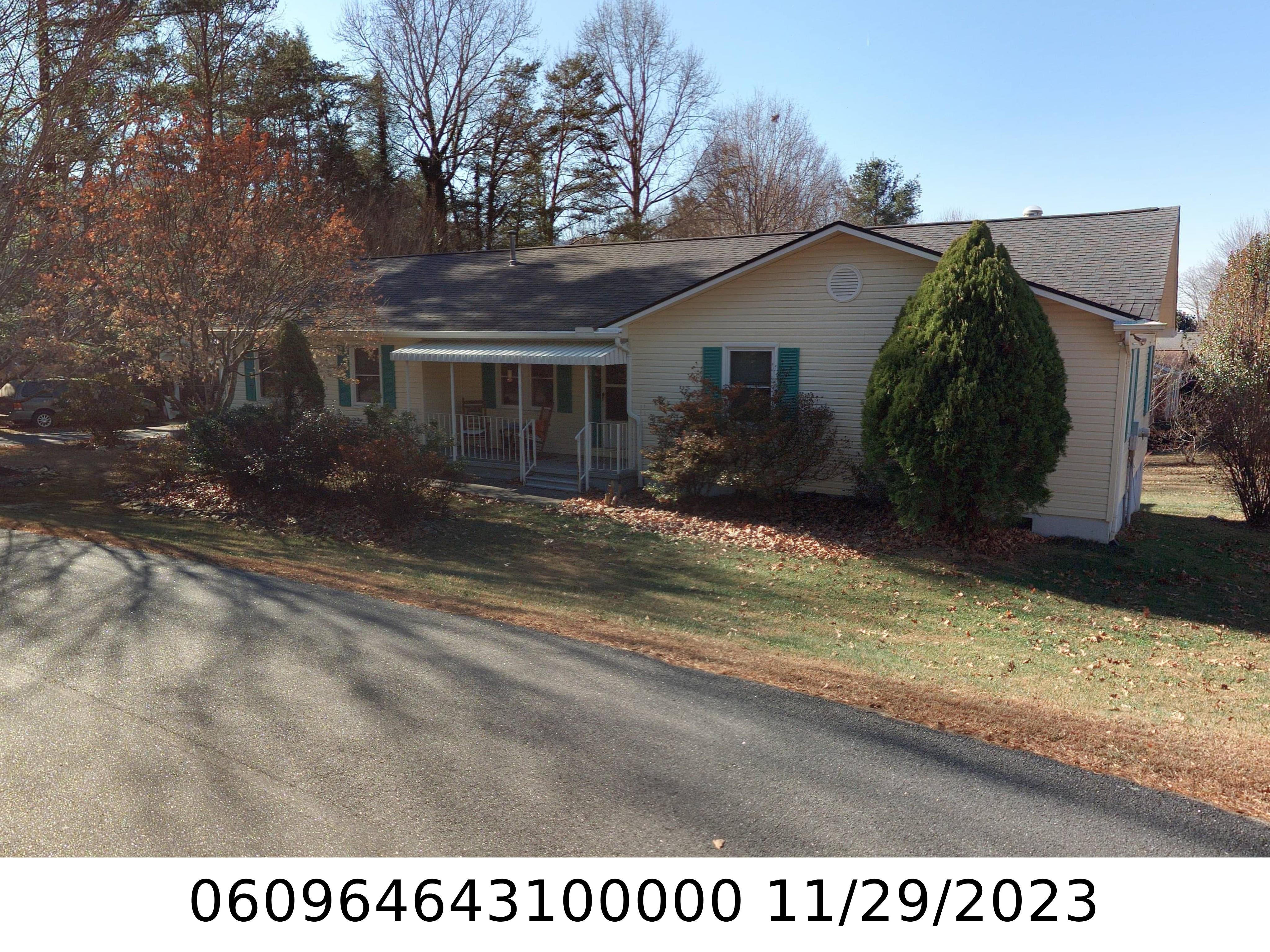 A picture of the property located at 106 TAYLOR ST, BLACK MOUNTAIN NC 28711.