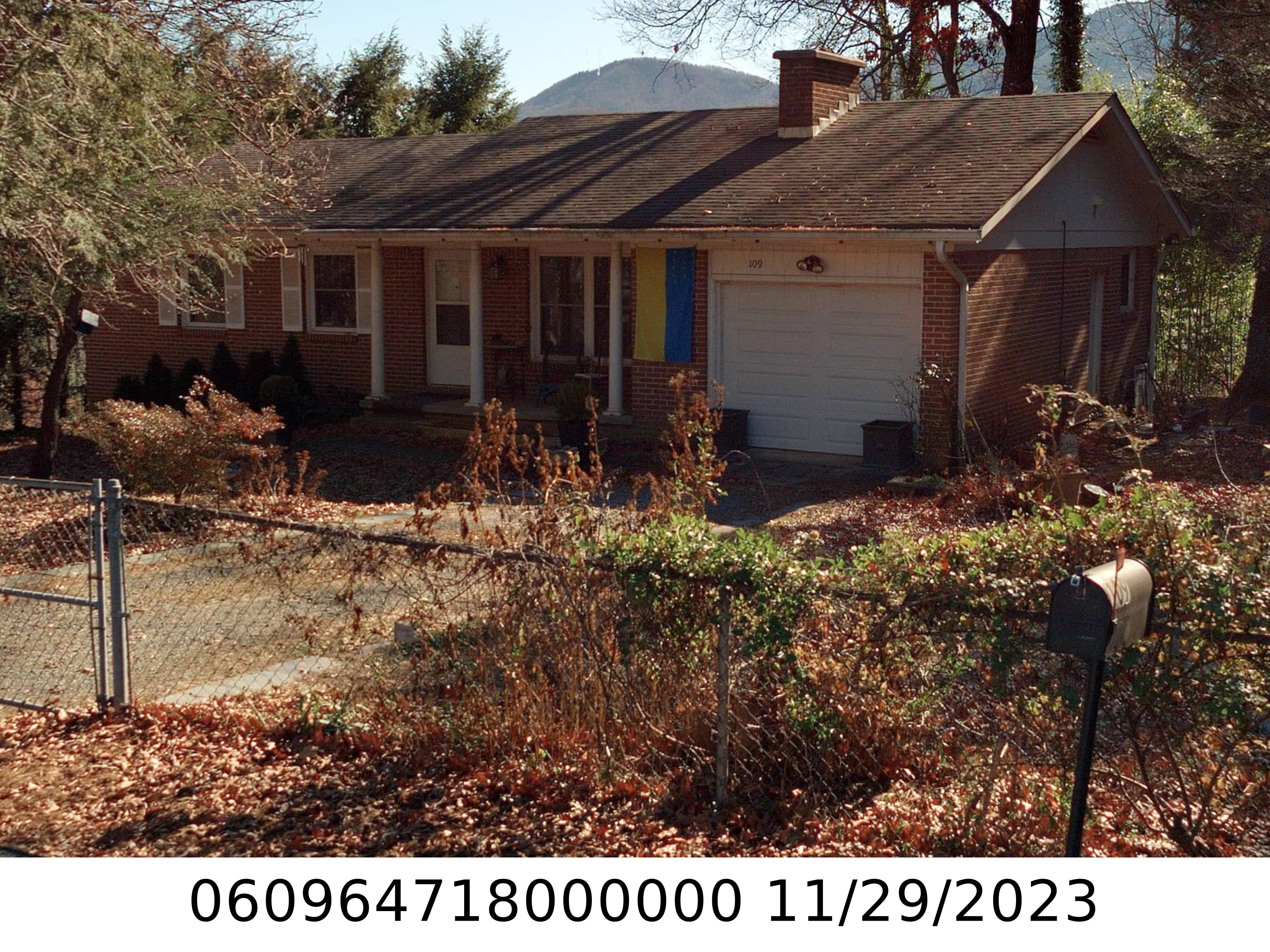 A picture of the property located at 109 TAYLOR ST, BLACK MOUNTAIN NC 28711.