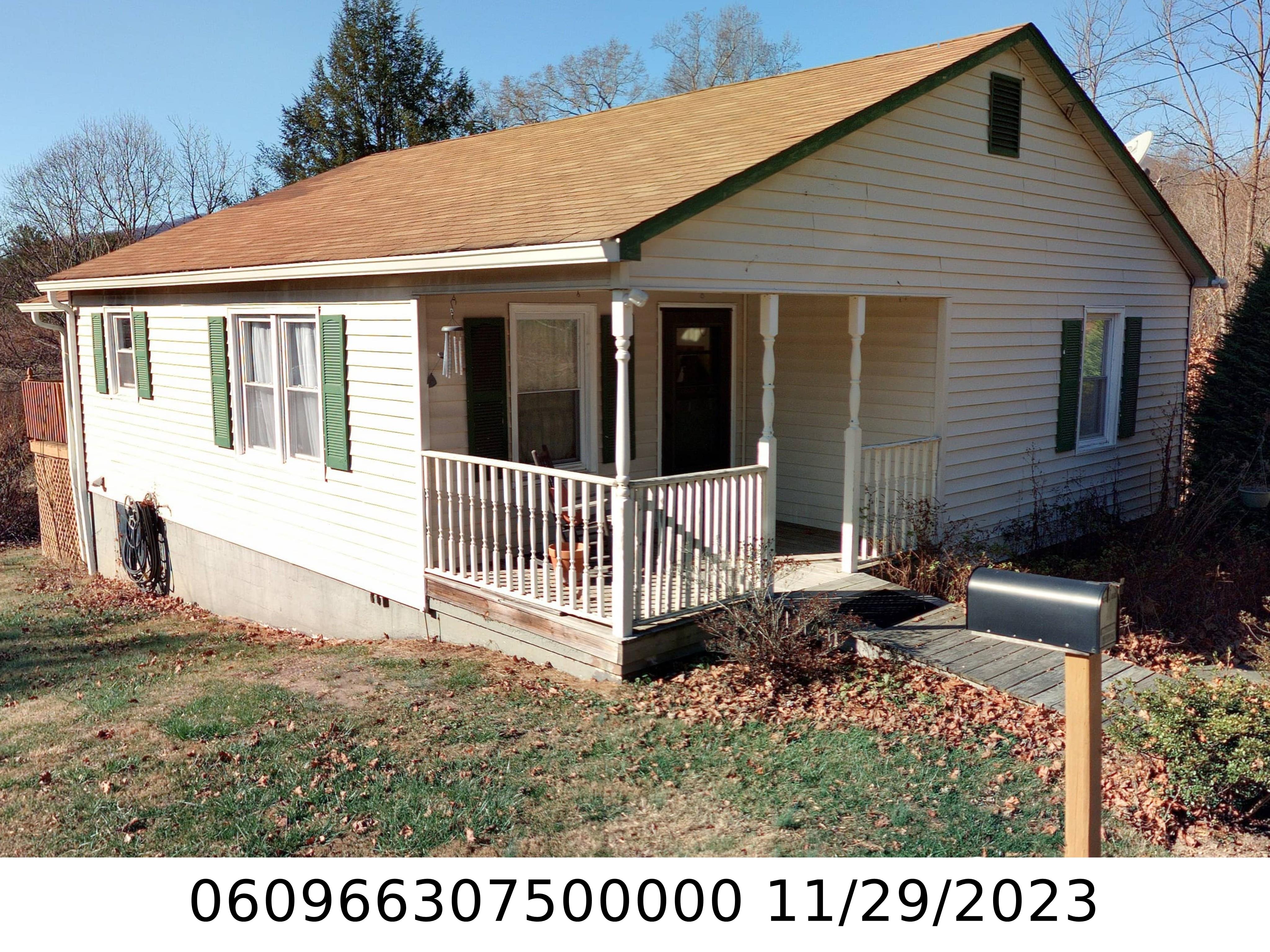 A picture of the property located at 9 VIOLET LN, BLACK MOUNTAIN NC 28711.