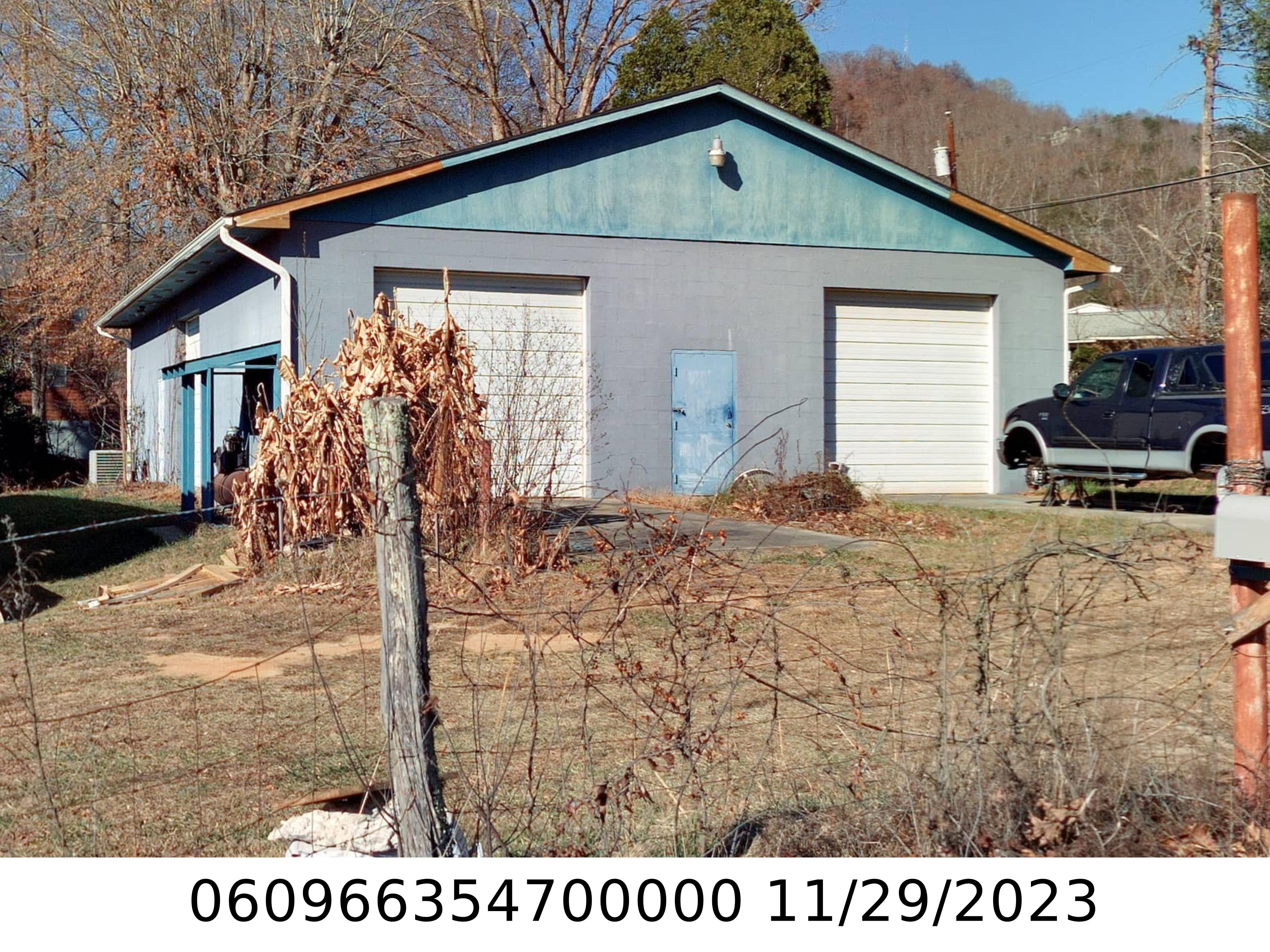 A picture of the property located at 1 FRANCES AVE, BLACK MOUNTAIN NC 28711.