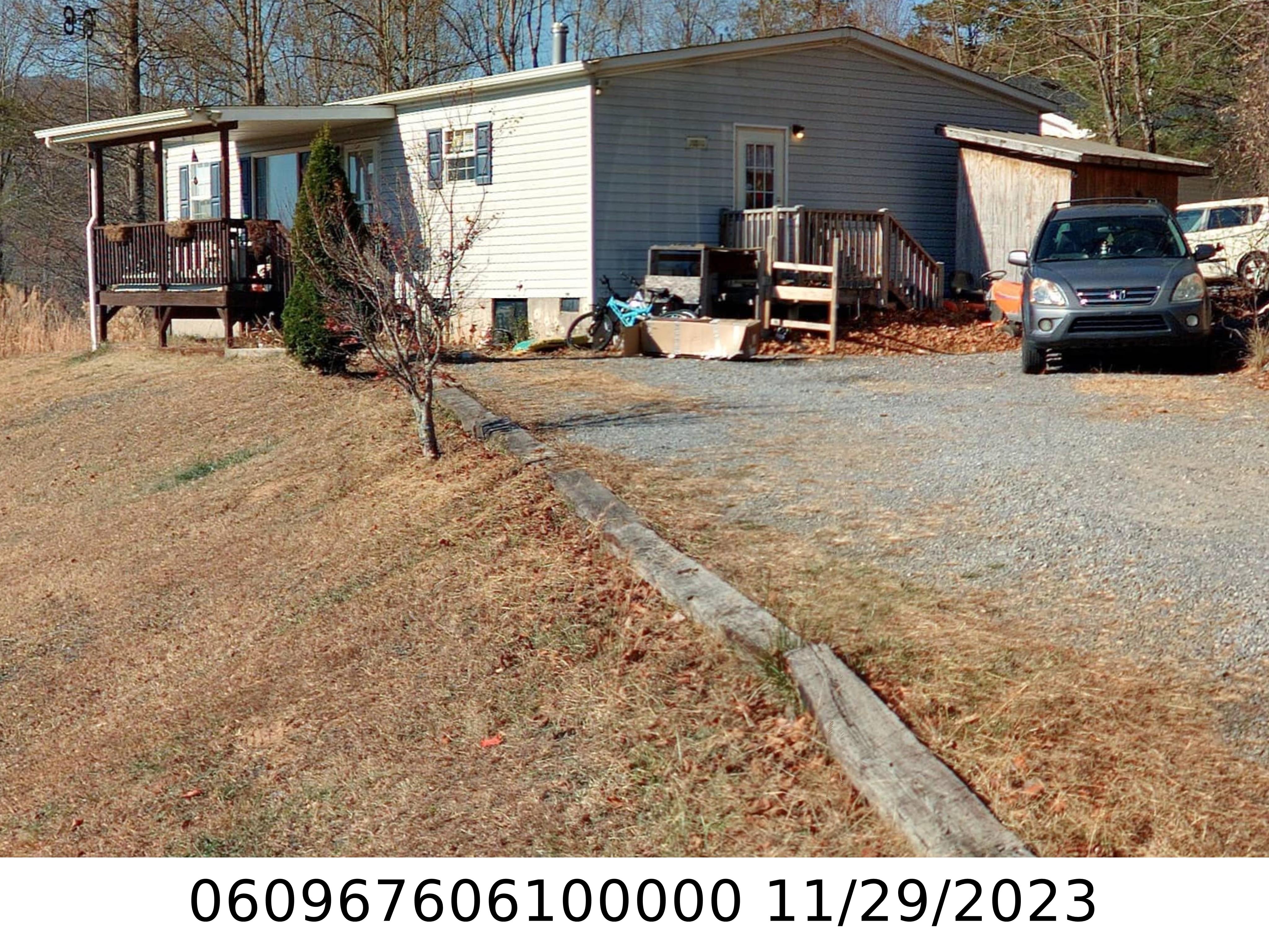 A picture of the property located at 118 LAT LN, BLACK MOUNTAIN NC 28711.