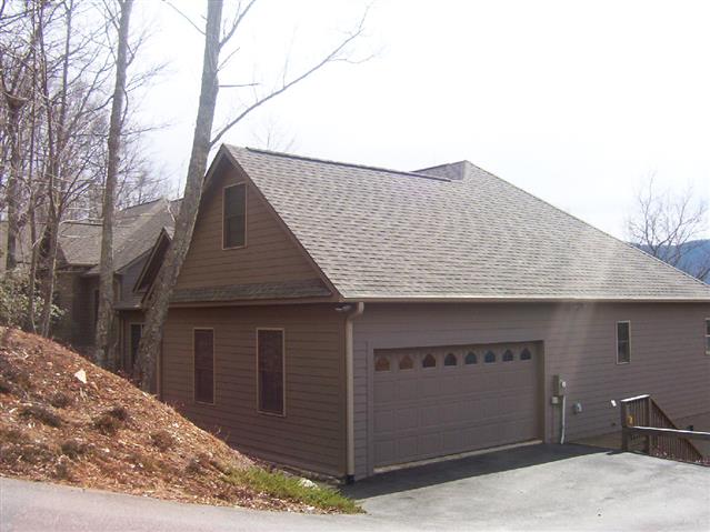 A picture of the property located at 10 RED PLUM LN, BLACK MOUNTAIN NC 28711.