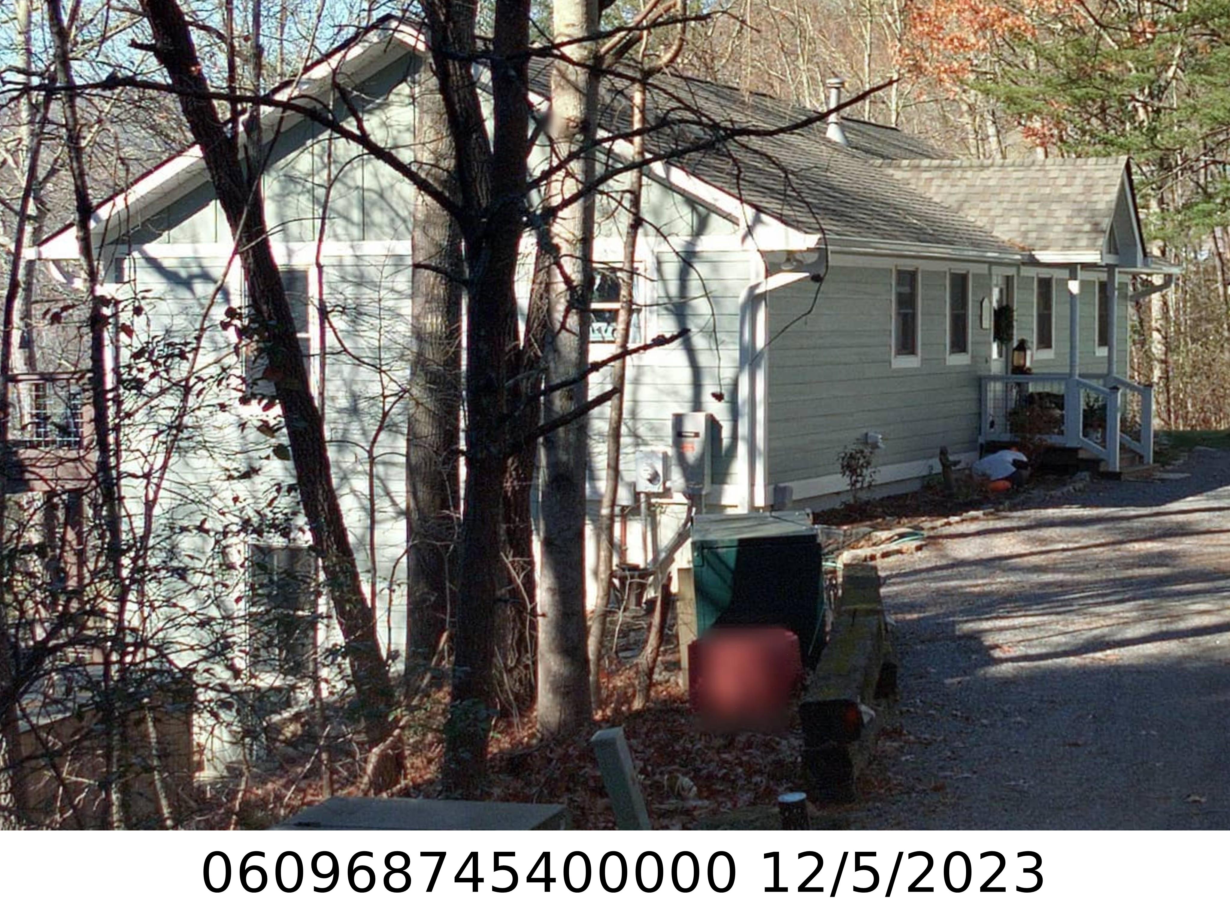 A picture of the property located at 6 HEMLOCK LN, BLACK MOUNTAIN NC 28711.