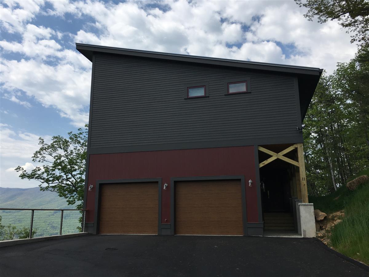 A picture of the property located at 11 ROBIN RIDGE LN, BLACK MOUNTAIN NC 28711.