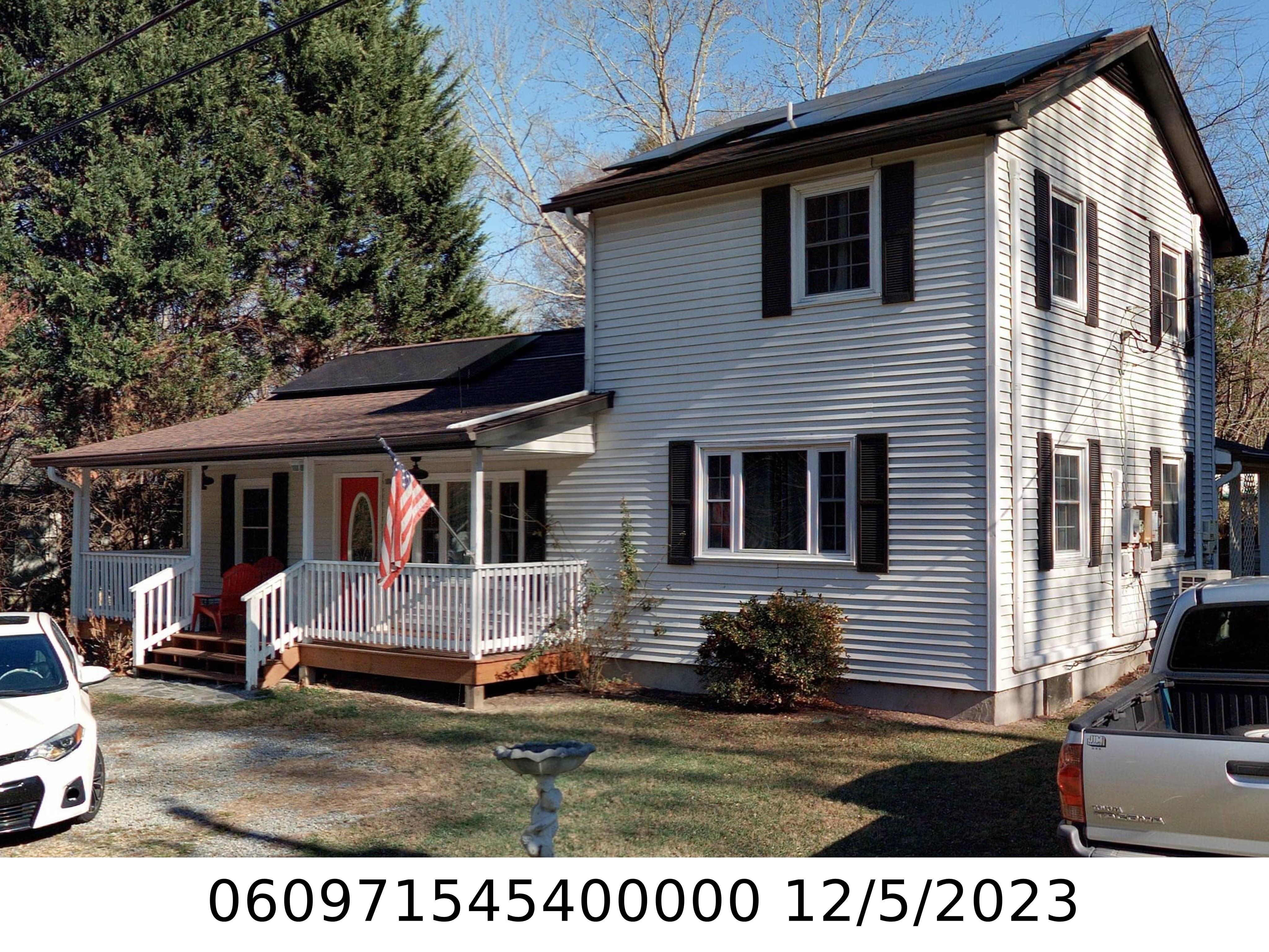 A picture of the property located at 10 WOLF CREEK DR, BLACK MOUNTAIN NC 28711.