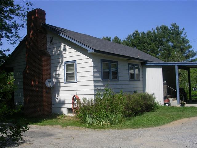 A picture of the property located at 114 RUNION RIDGE RD, BLACK MOUNTAIN NC 28711.