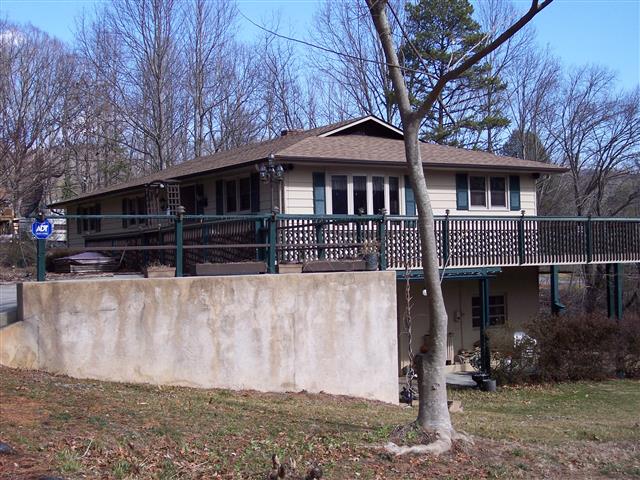 A picture of the property located at 108 WALKER ST, BLACK MOUNTAIN NC 28711.