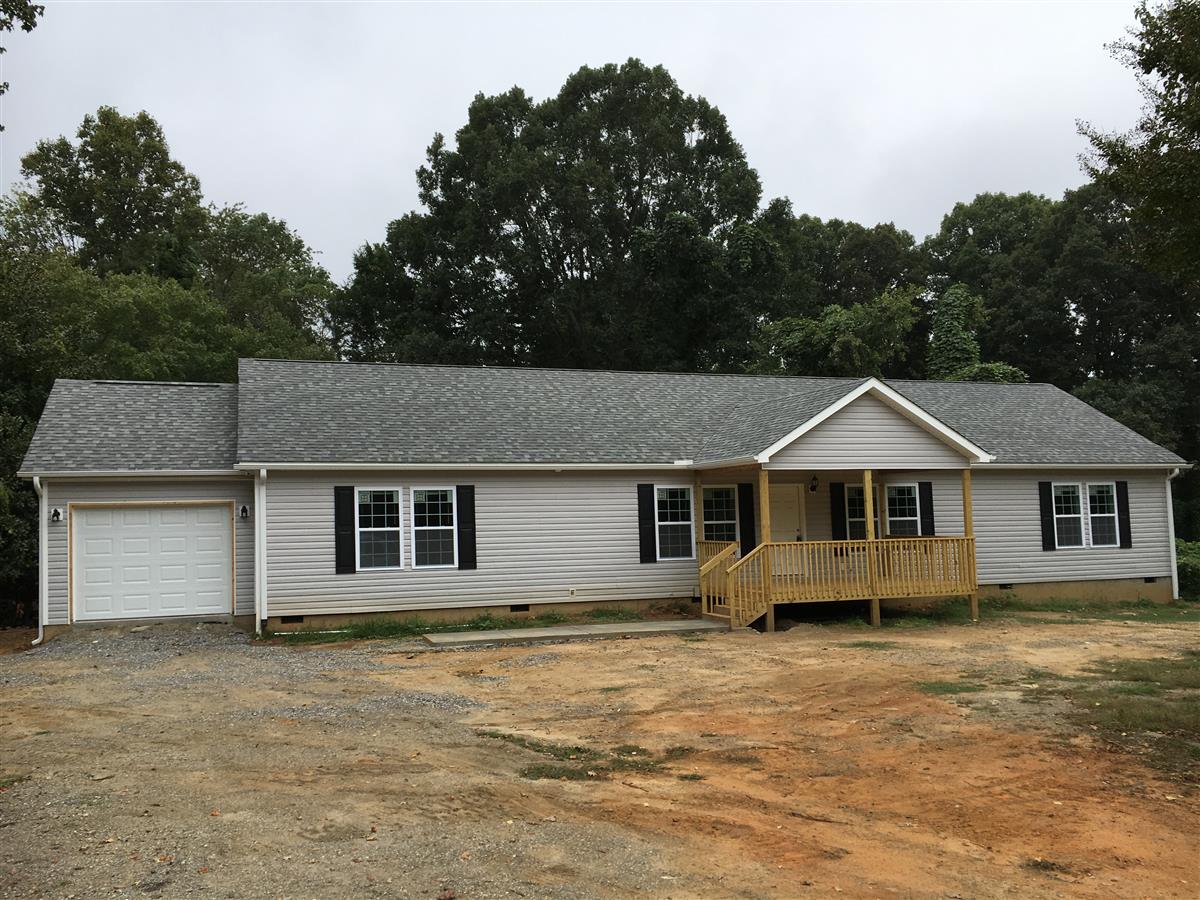 A picture of the property located at 100 CARVER AVE, BLACK MOUNTAIN NC 28711.