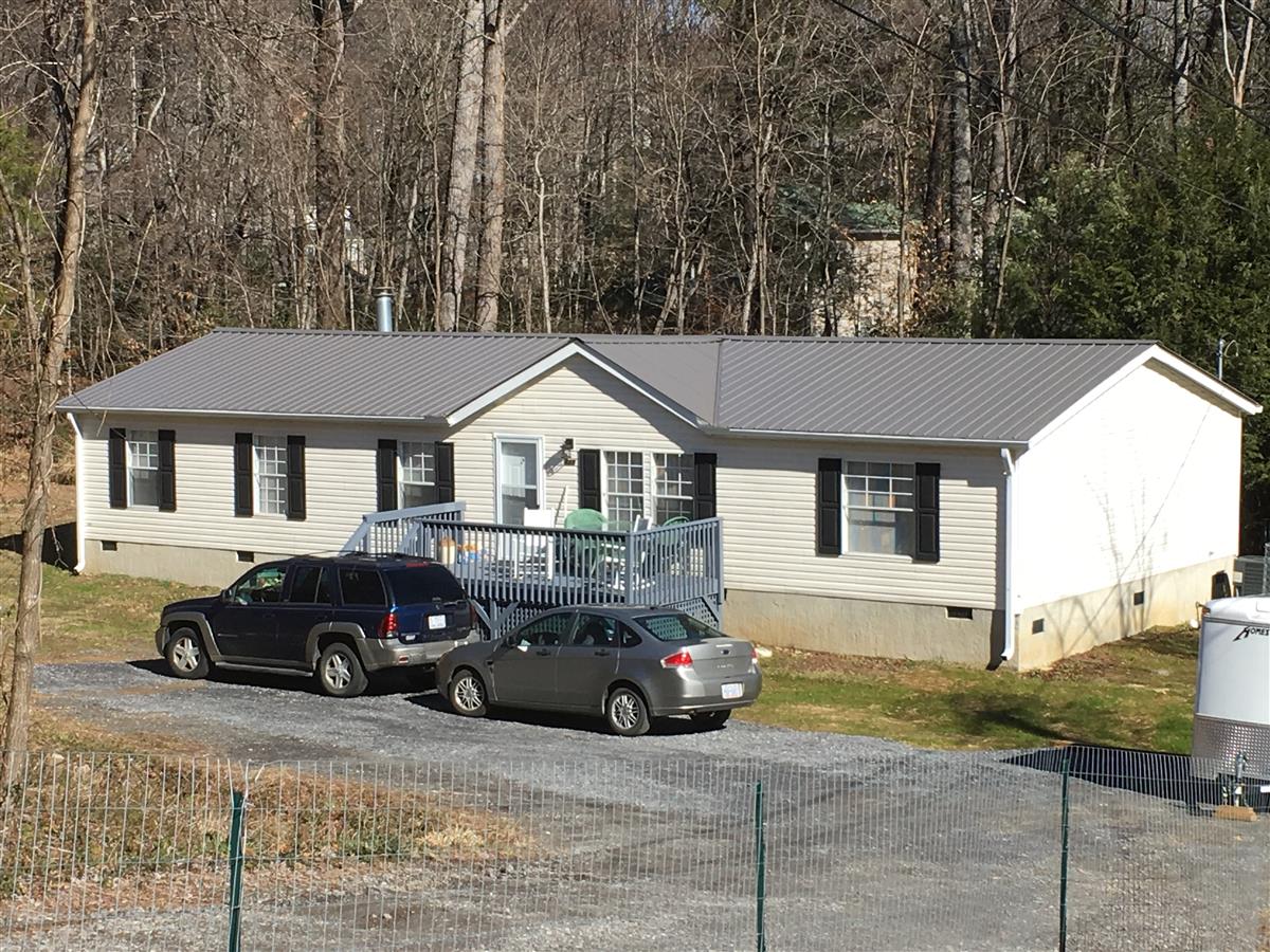 A picture of the property located at 121 CARVER AVE, BLACK MOUNTAIN NC 28711.
