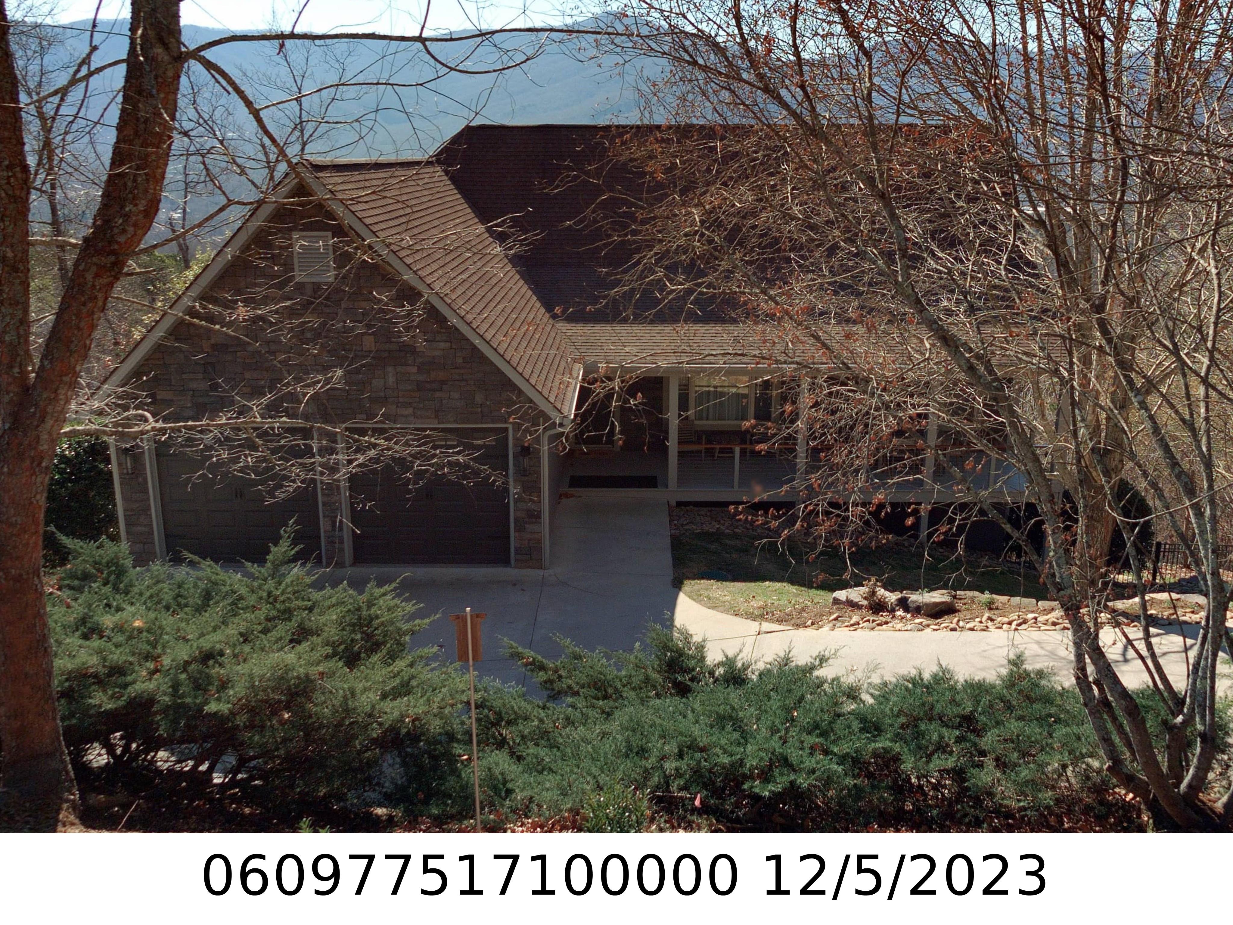 A picture of the property located at 39 GALAX LN, BLACK MOUNTAIN NC 28711.