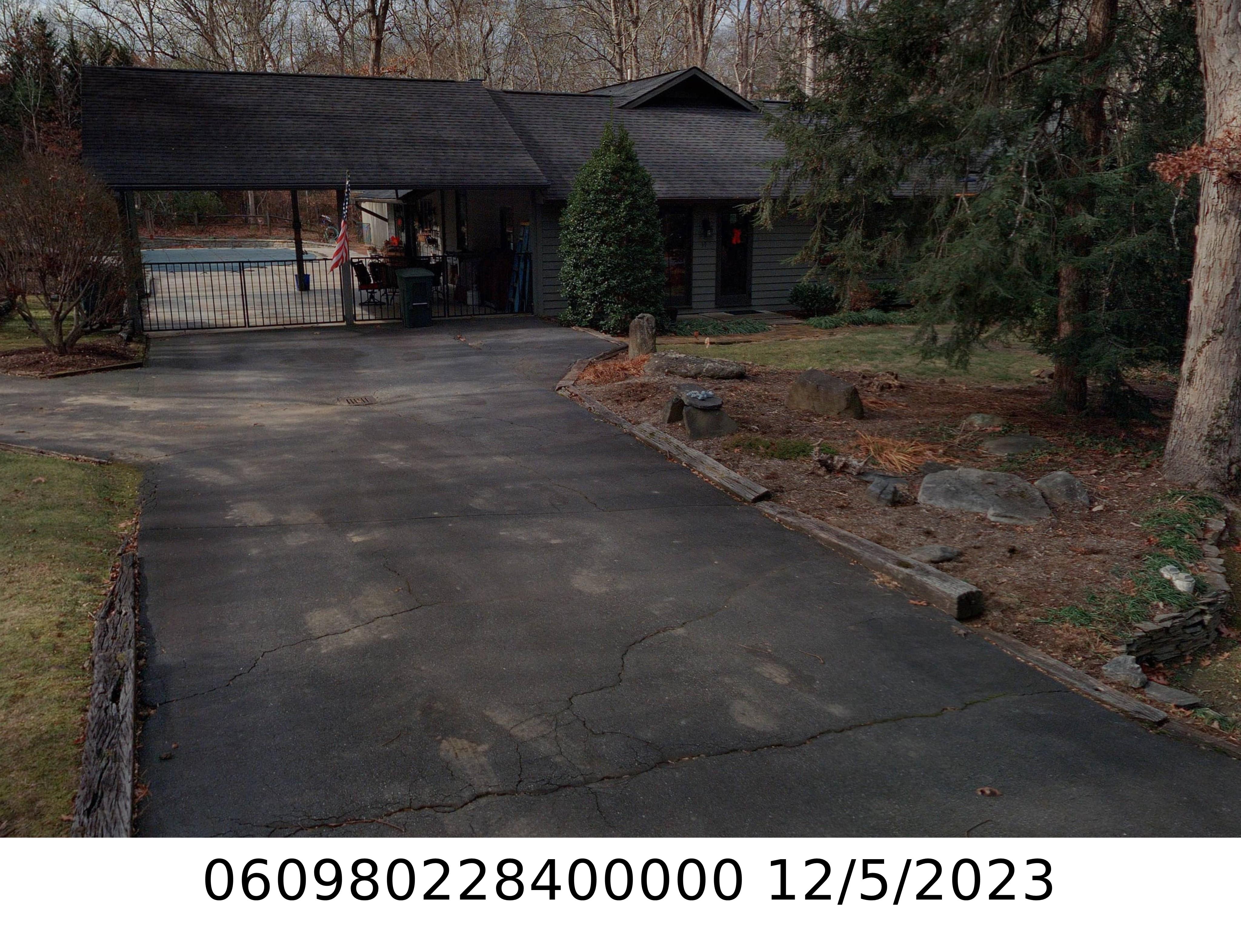 A picture of the property located at 39 LAUREL LN, BLACK MOUNTAIN NC 28711.