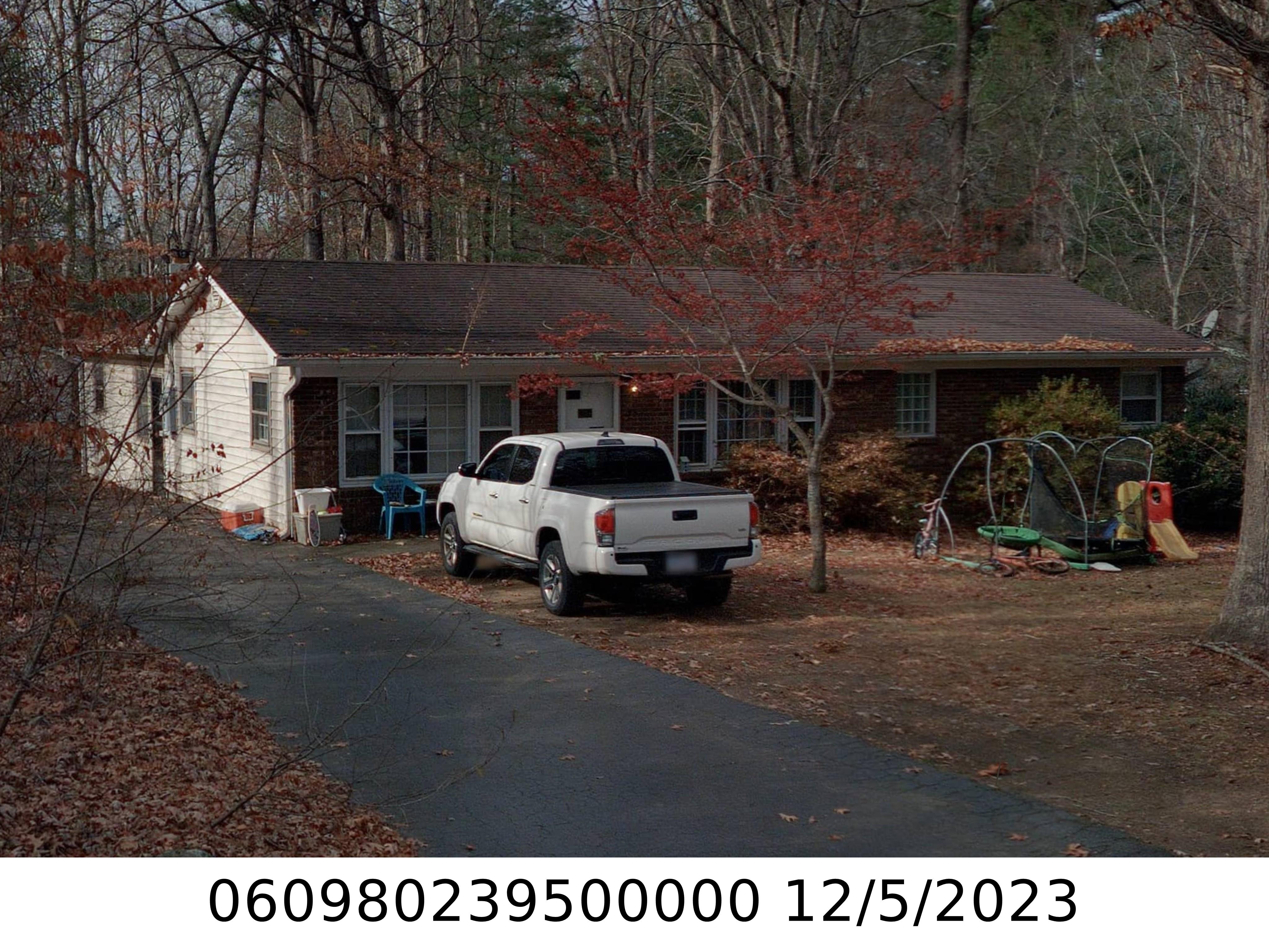 A picture of the property located at 35 LAUREL LN, BLACK MOUNTAIN NC 28711.