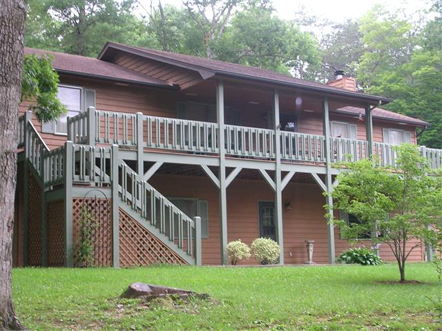 A picture of the property located at 15 LAUREL LN, BLACK MOUNTAIN NC 28711.