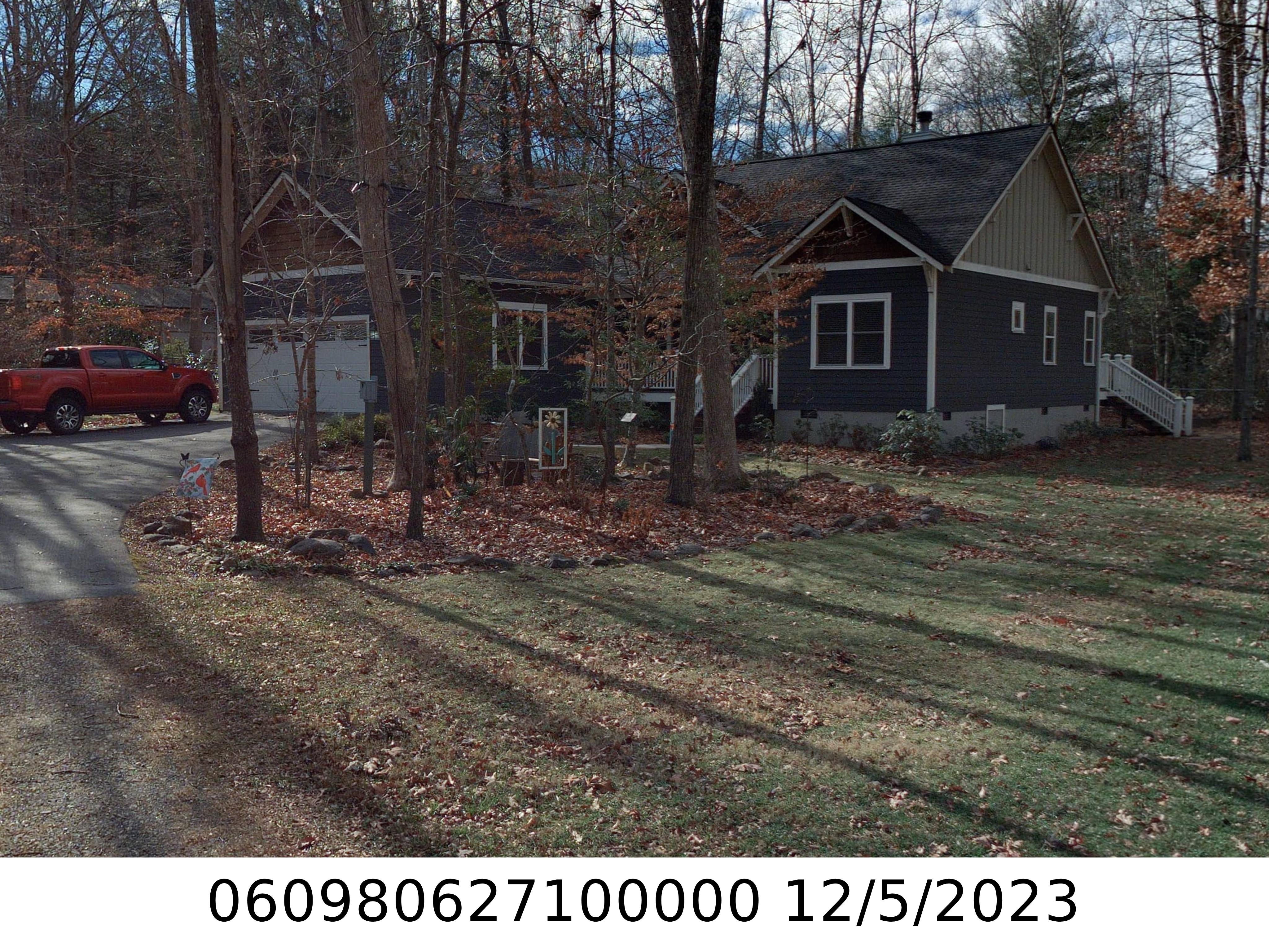 A picture of the property located at 29 WOODBEND LN BLACK MOUNTAIN NC.