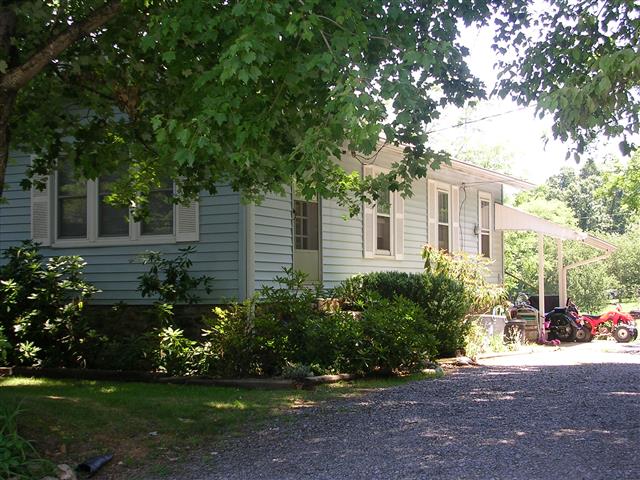 A picture of the property located at 6 BLUE RIDGE ASSEMBLY DR BLACK MOUNTAIN NC.