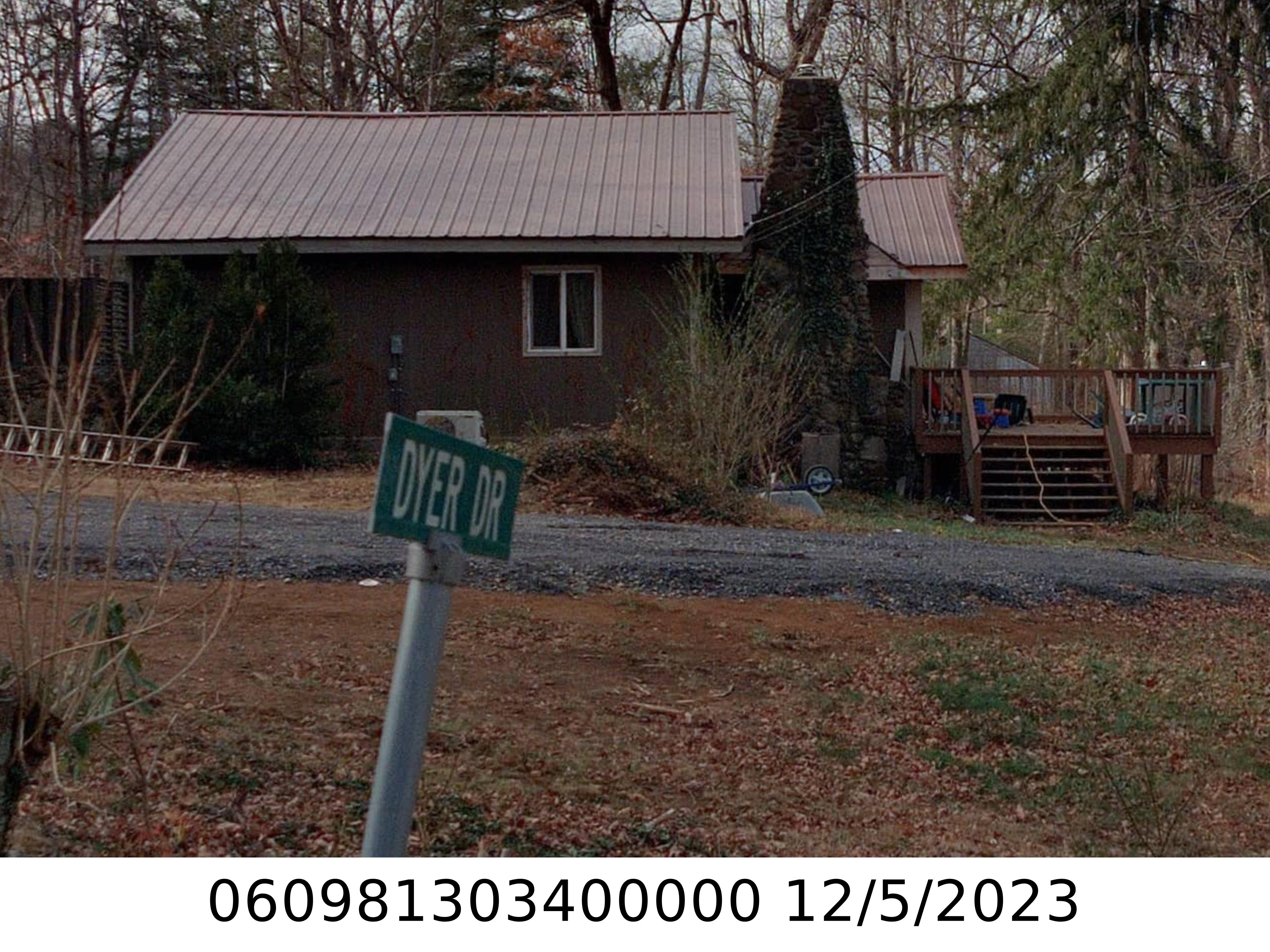 A picture of the property located at 11 LAUREL LN, BLACK MOUNTAIN NC 28711.