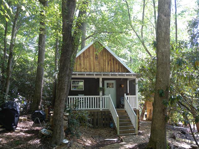 A picture of the property located at 119 CENTRAL AVE, BLACK MOUNTAIN NC 28711.