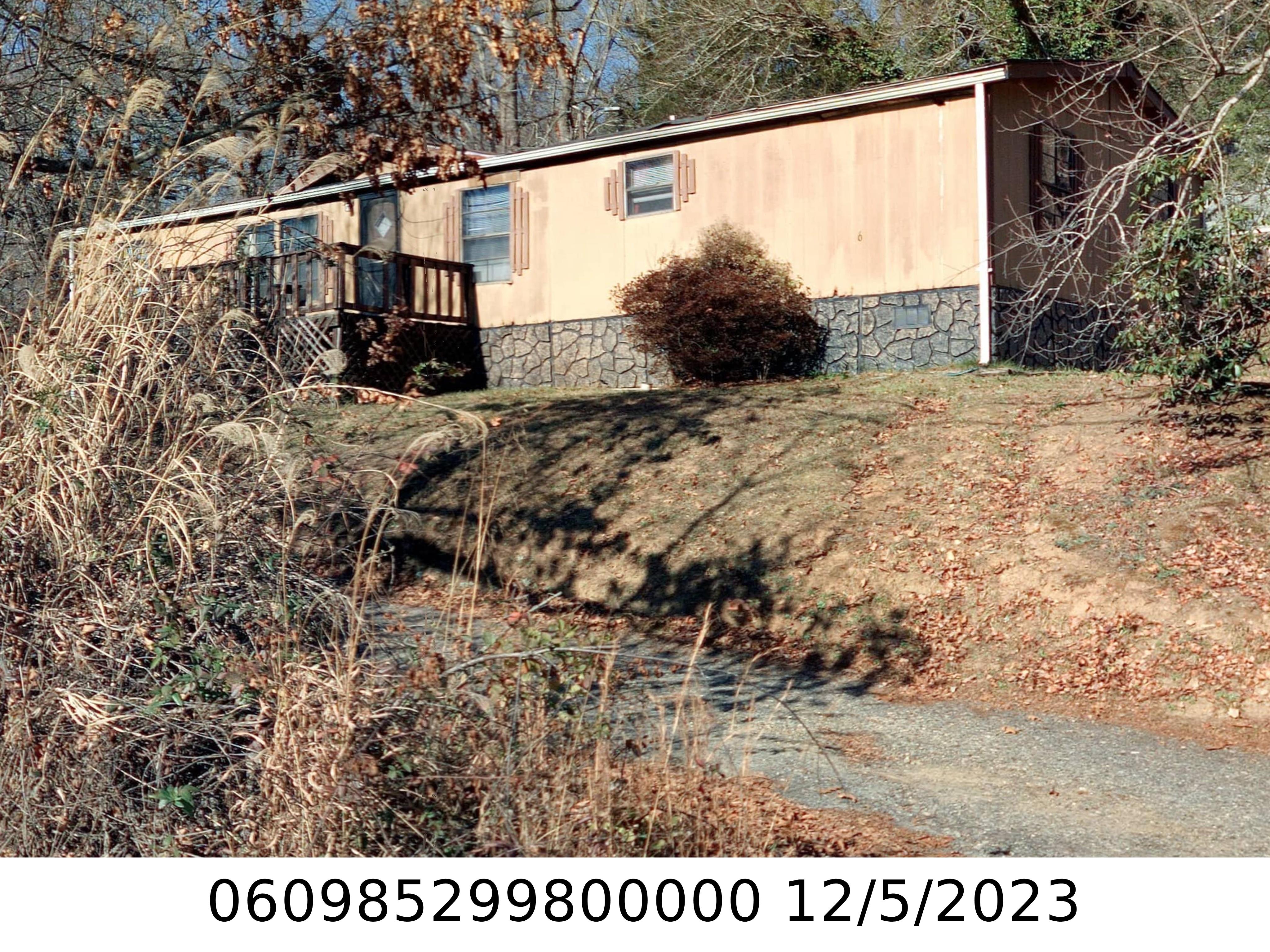 A picture of the property located at 6 WEAVER LN, BLACK MOUNTAIN NC 28711.