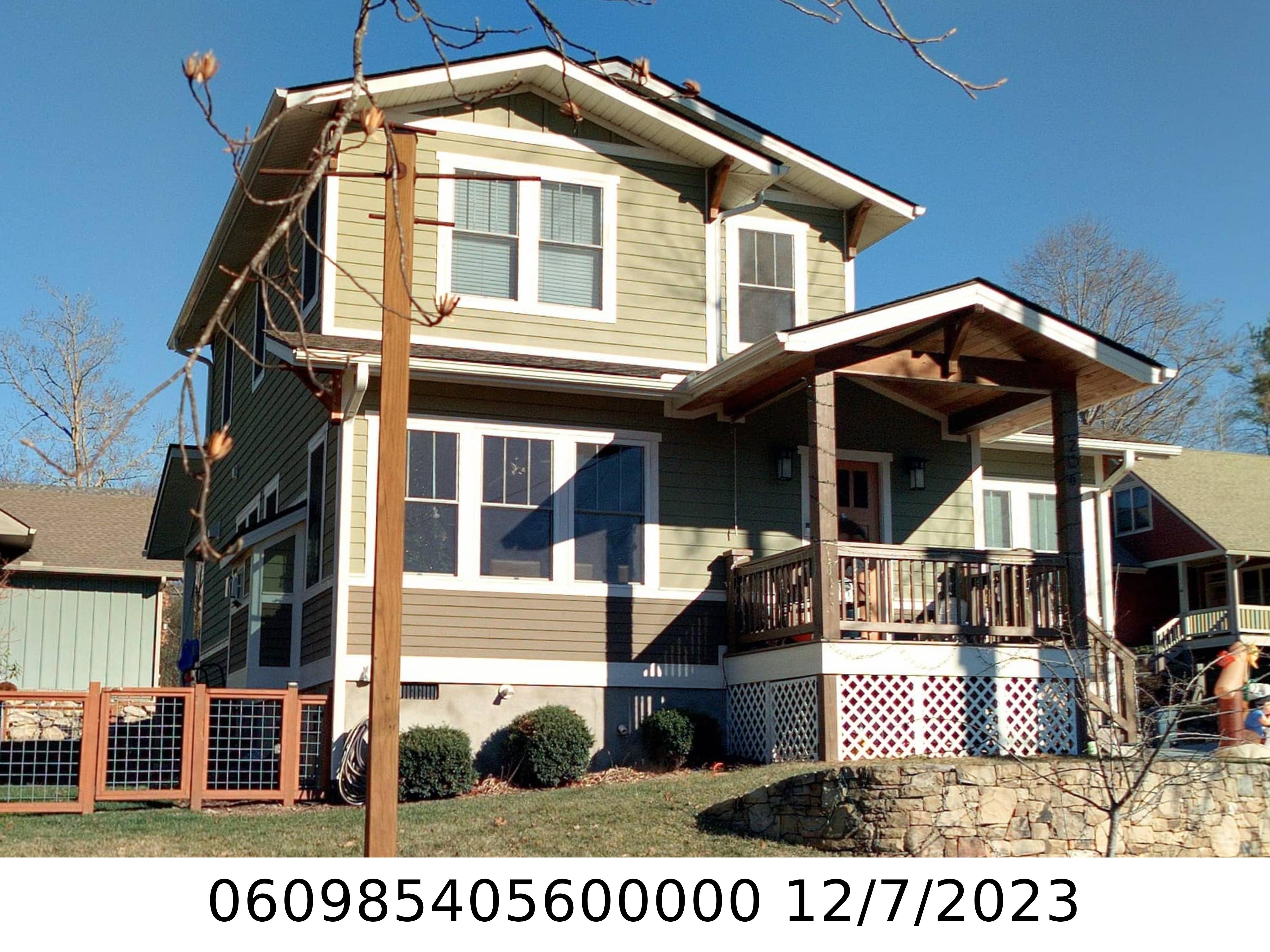 A picture of the property located at 204 CENTRAL AVE, BLACK MOUNTAIN NC 28711.