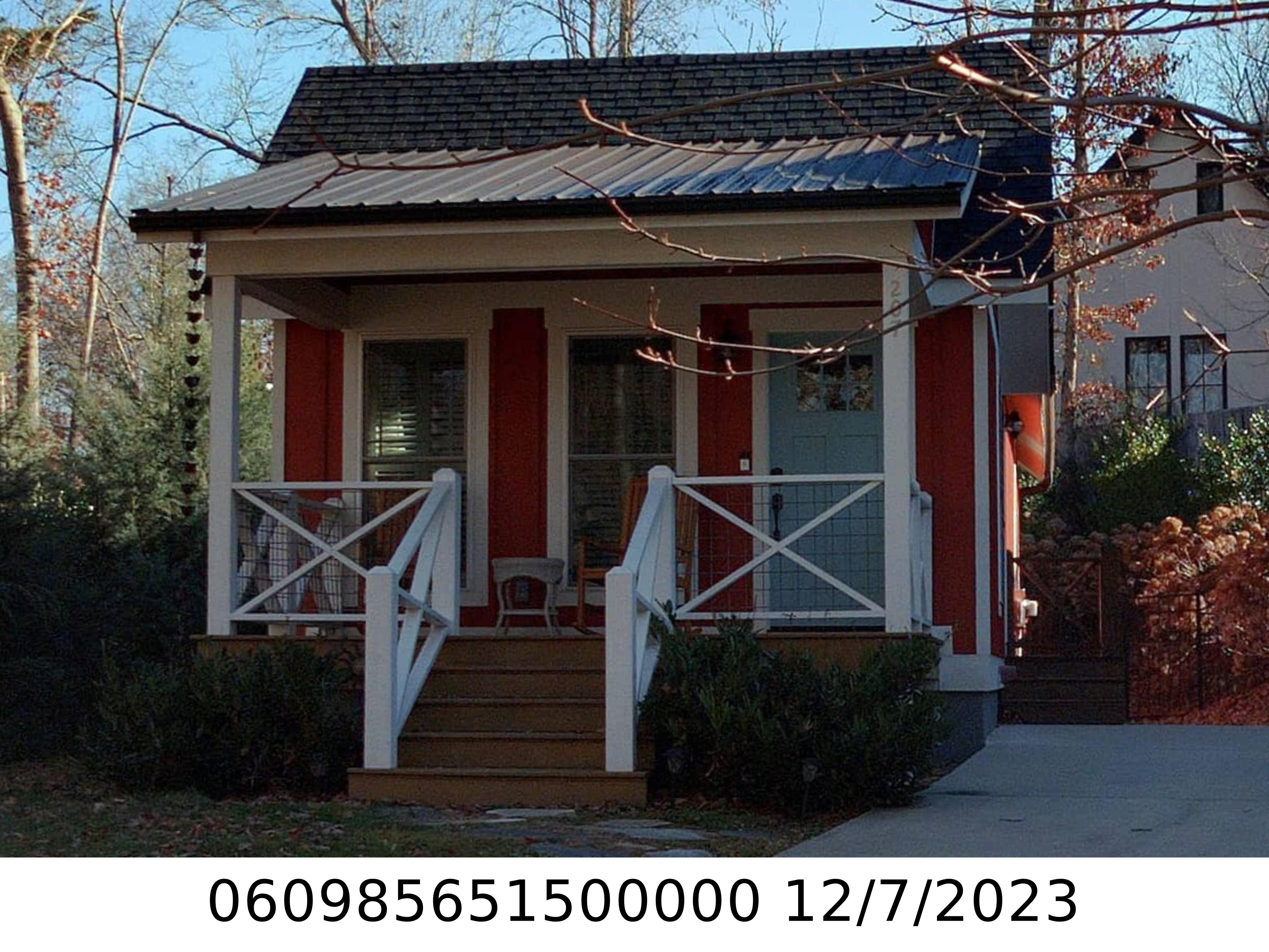 A picture of the property located at 207 N LOCUST ST, BLACK MOUNTAIN NC 28711.