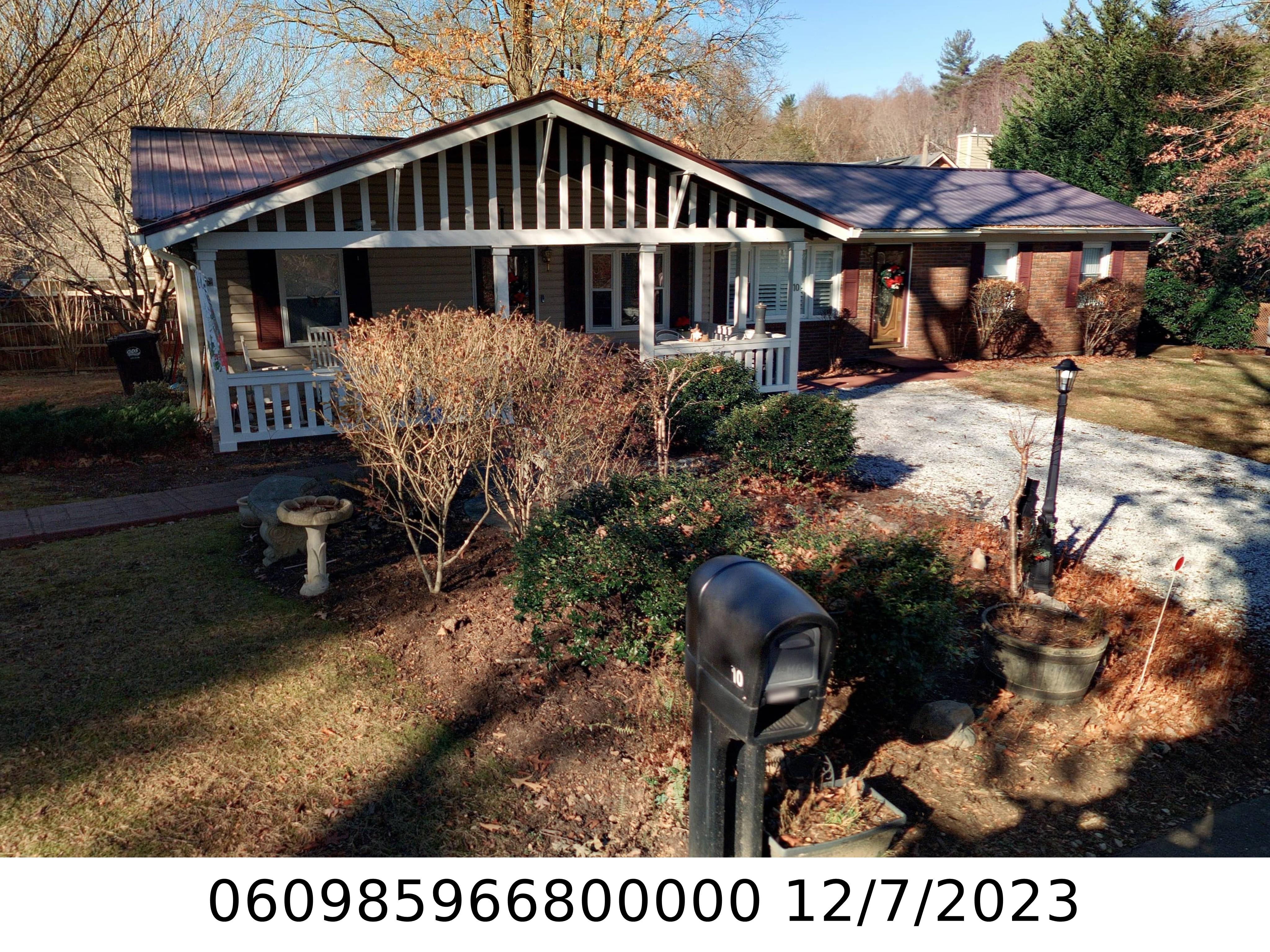 A picture of the property located at 10 CAMPBELL ST, BLACK MOUNTAIN NC 28711.