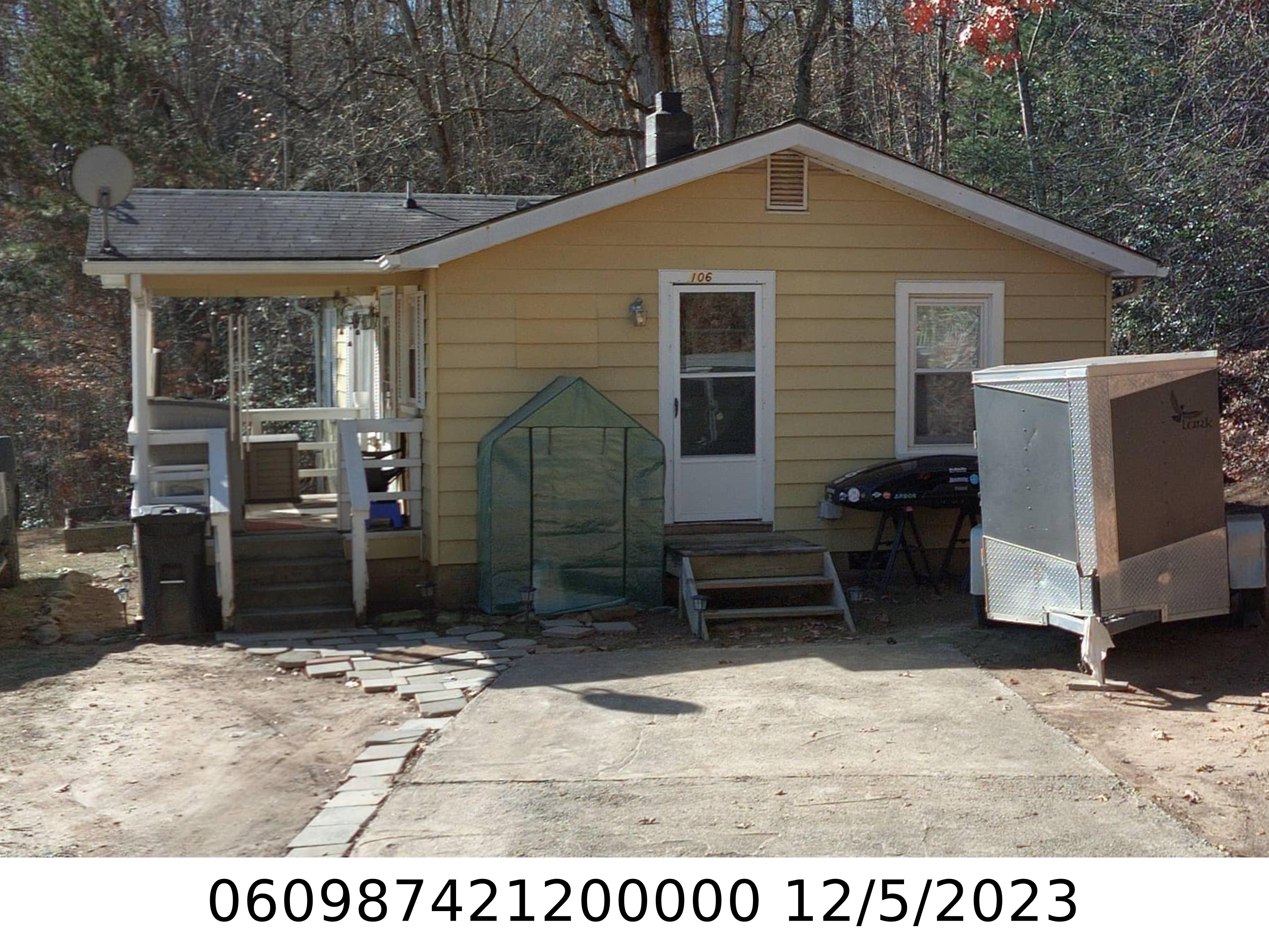 A picture of the property located at 106 WILRECAR DR, BLACK MOUNTAIN NC 28711.