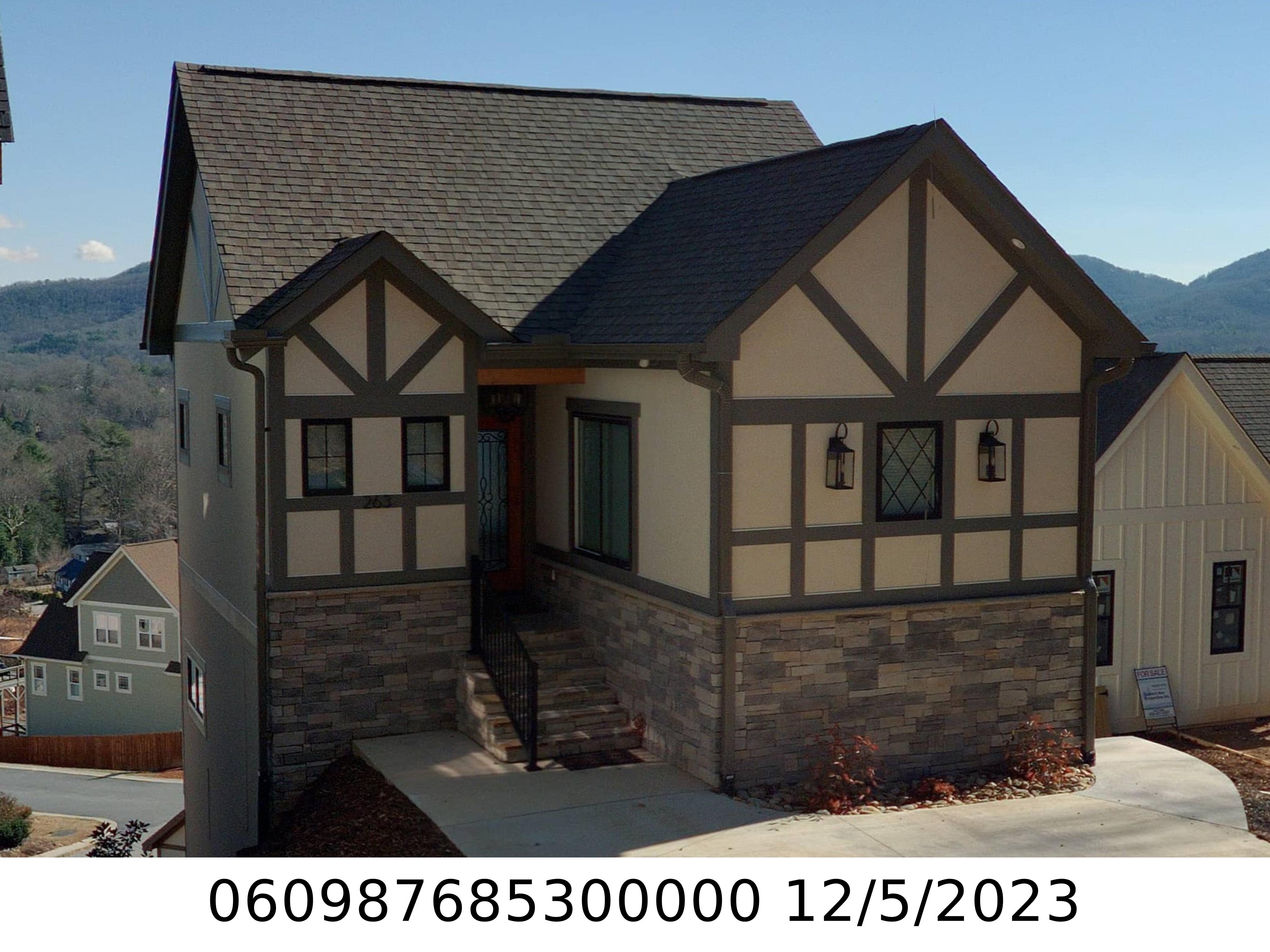 A picture of the property located at 263 MOUNT ALLEN HTS, BLACK MOUNTAIN NC 28711.