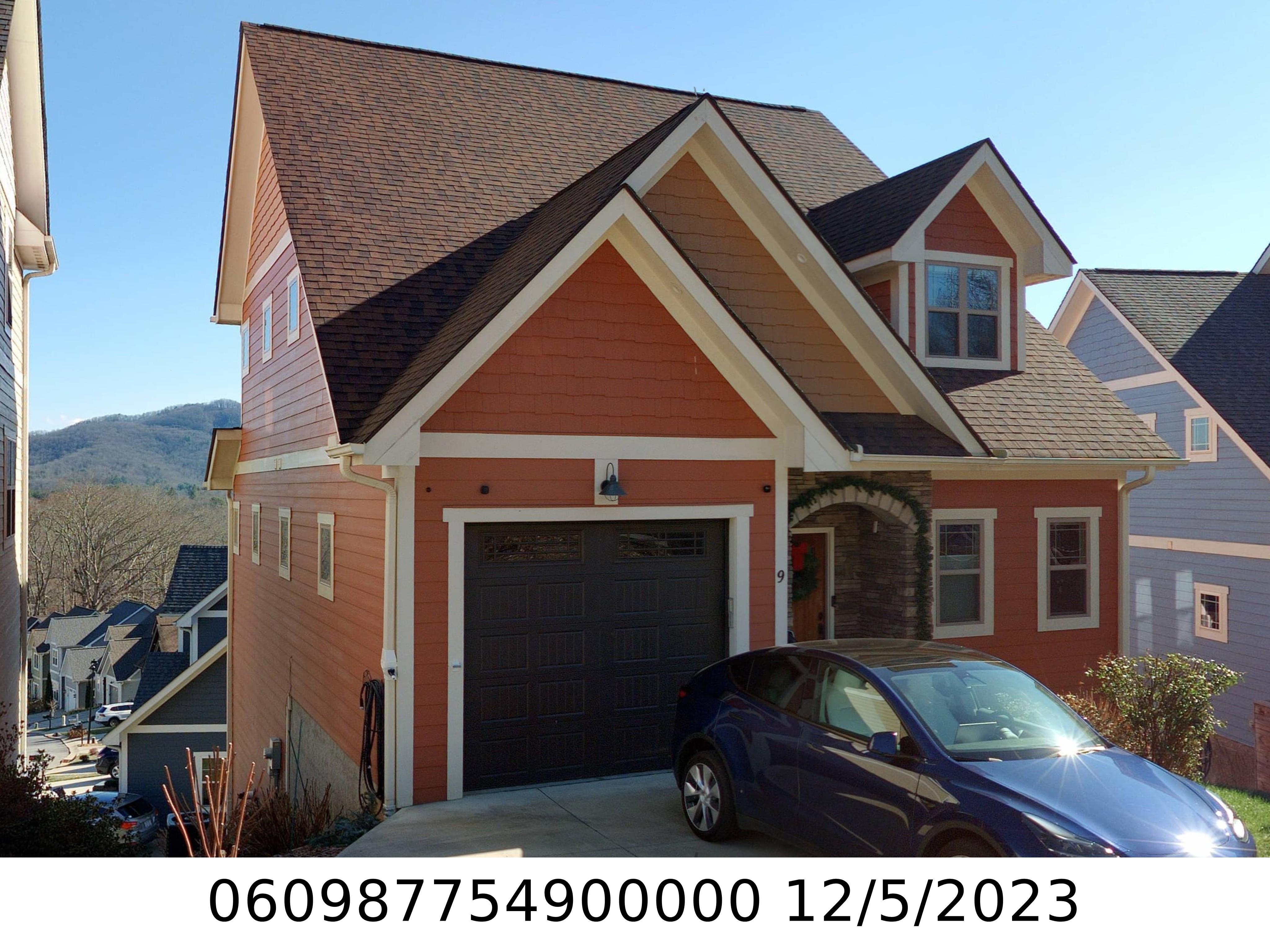 A picture of the property located at 9 LEEDS LN, BLACK MOUNTAIN NC 28711.