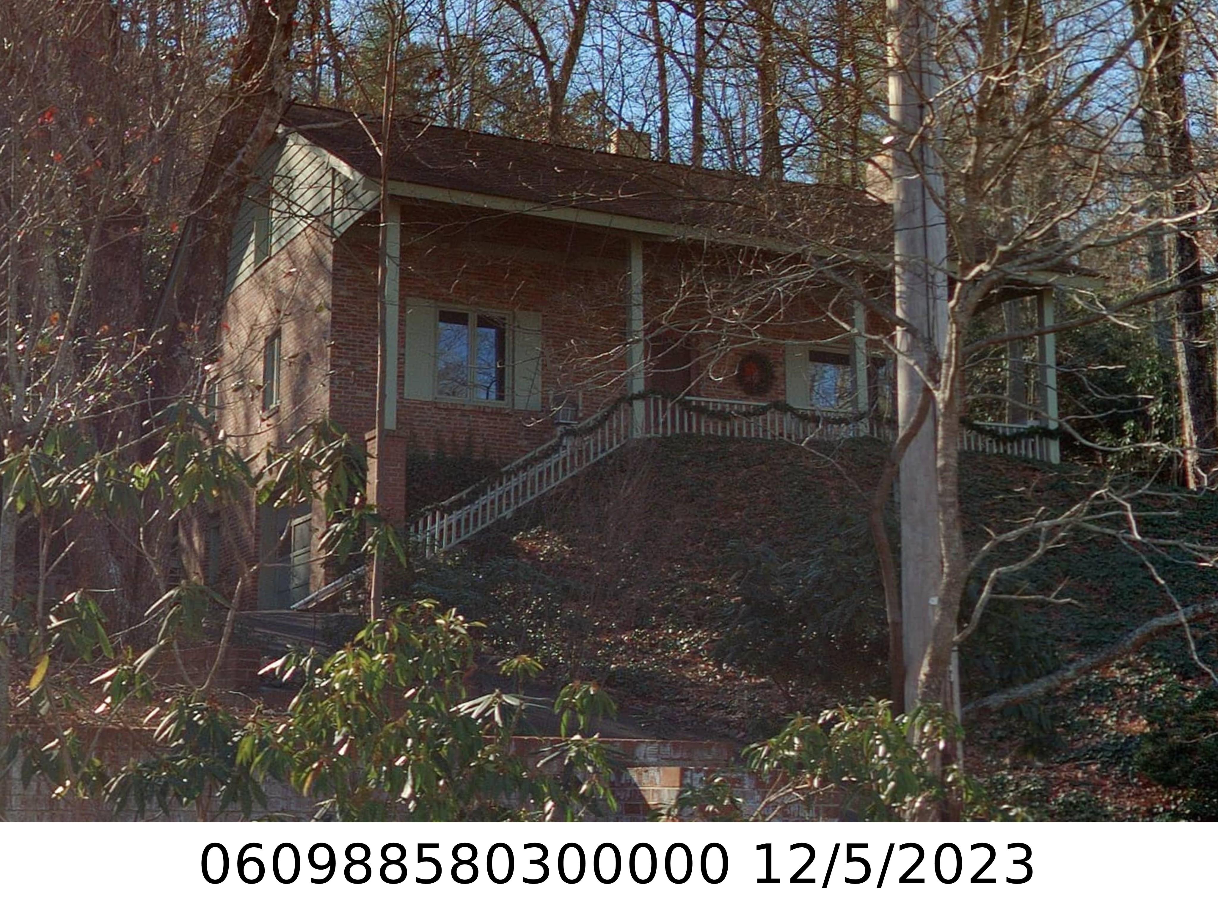 A picture of the property located at 113 FAIRWAY DR, BLACK MOUNTAIN NC 28711.