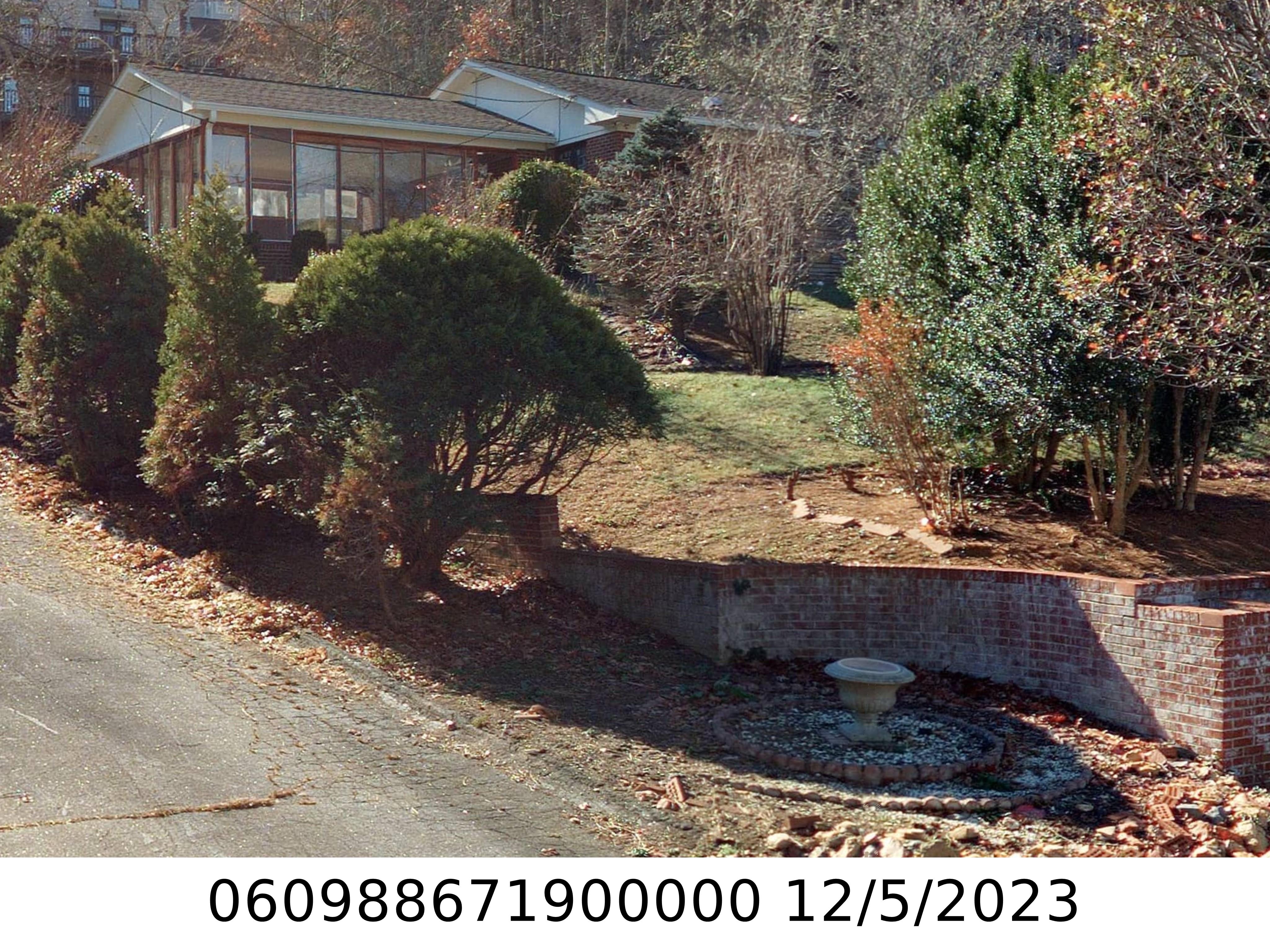 A picture of the property located at 111 FAIRWAY DR, BLACK MOUNTAIN NC 28711.