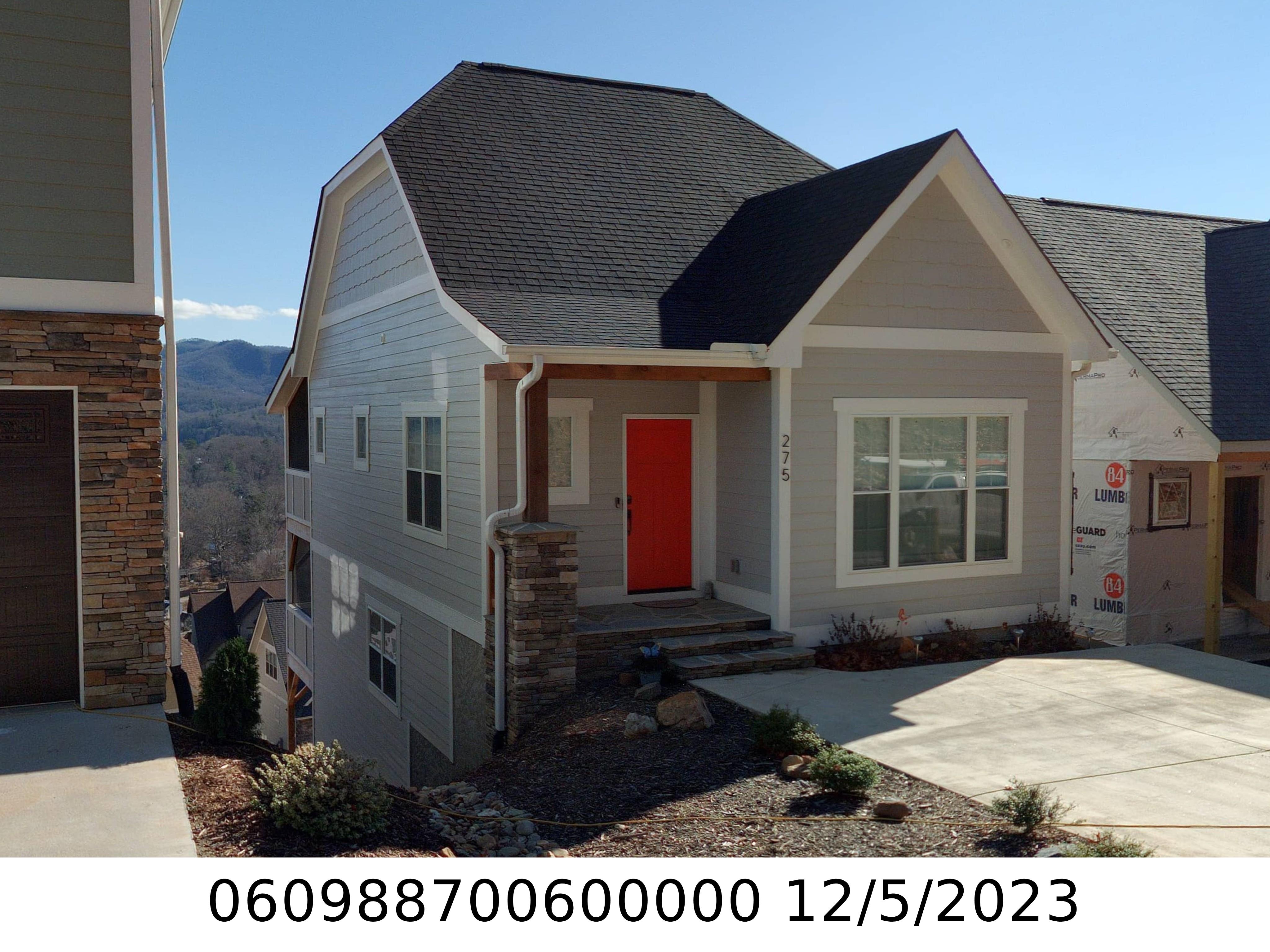 A picture of the property located at 275 MOUNT ALLEN HTS, BLACK MOUNTAIN NC 28711.