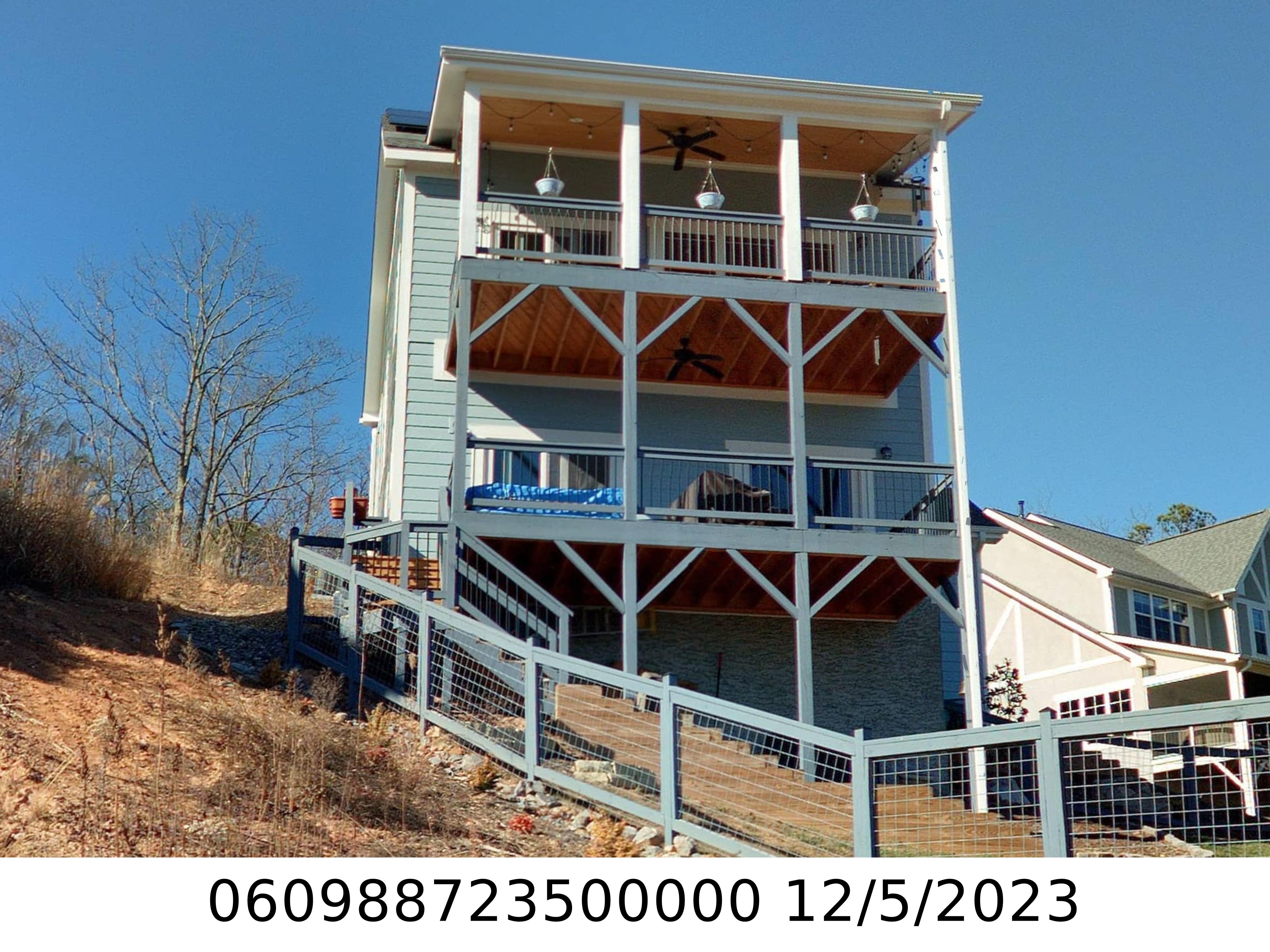 A picture of the property located at 285 MOUNT ALLEN HTS, BLACK MOUNTAIN NC 28711.