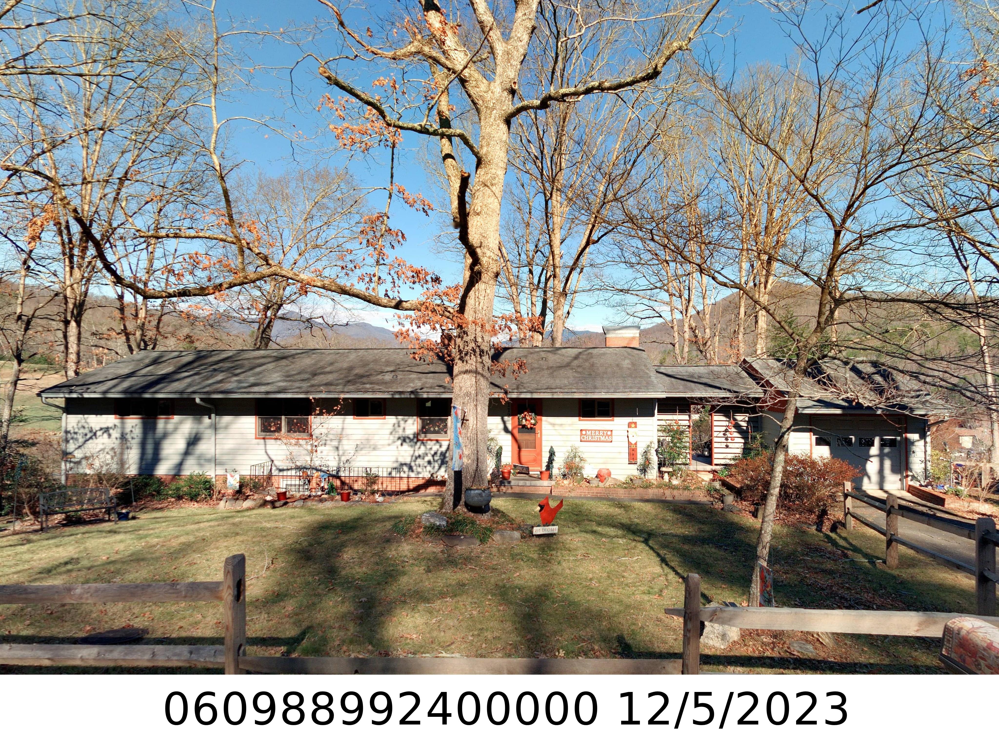 A picture of the property located at 112 FAIRWAY DR, BLACK MOUNTAIN NC 28711.