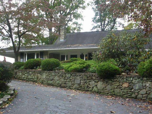 A picture of the property located at 105 DOGWOOD DR, BLACK MOUNTAIN NC 28711.