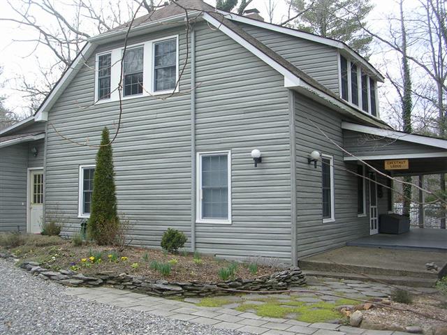 A picture of the property located at 26 CHESTNUT LODGE RD, BLACK MOUNTAIN NC 28711.