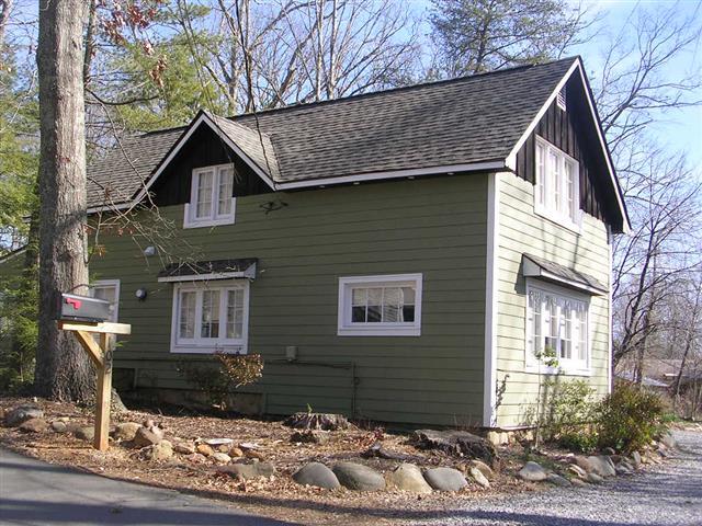 A picture of the property located at 17 GOLDMONT ST, BLACK MOUNTAIN NC 28711.
