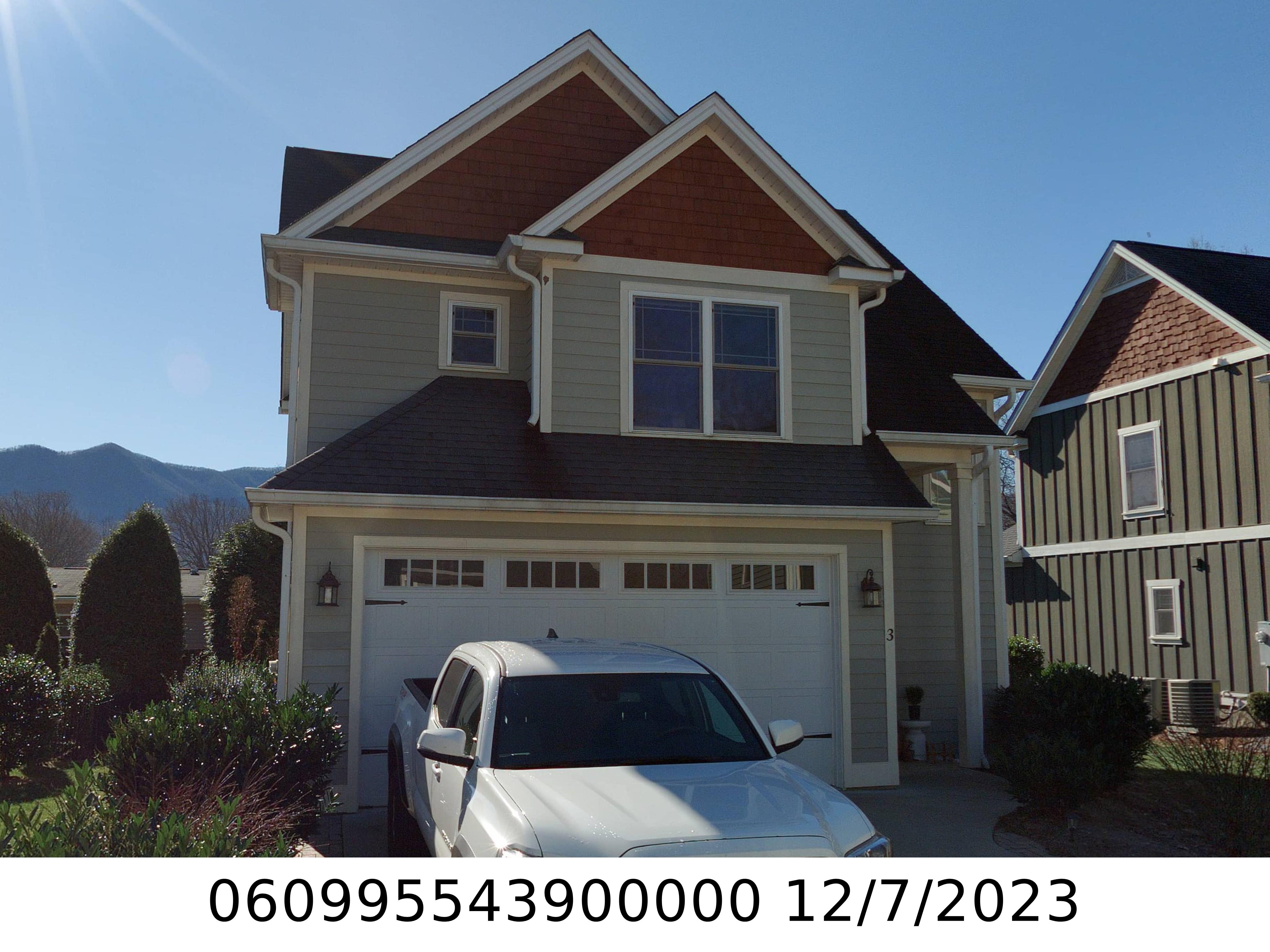 A picture of the property located at 3 GOLD LEAF WALK WAY, BLACK MOUNTAIN NC 28711.