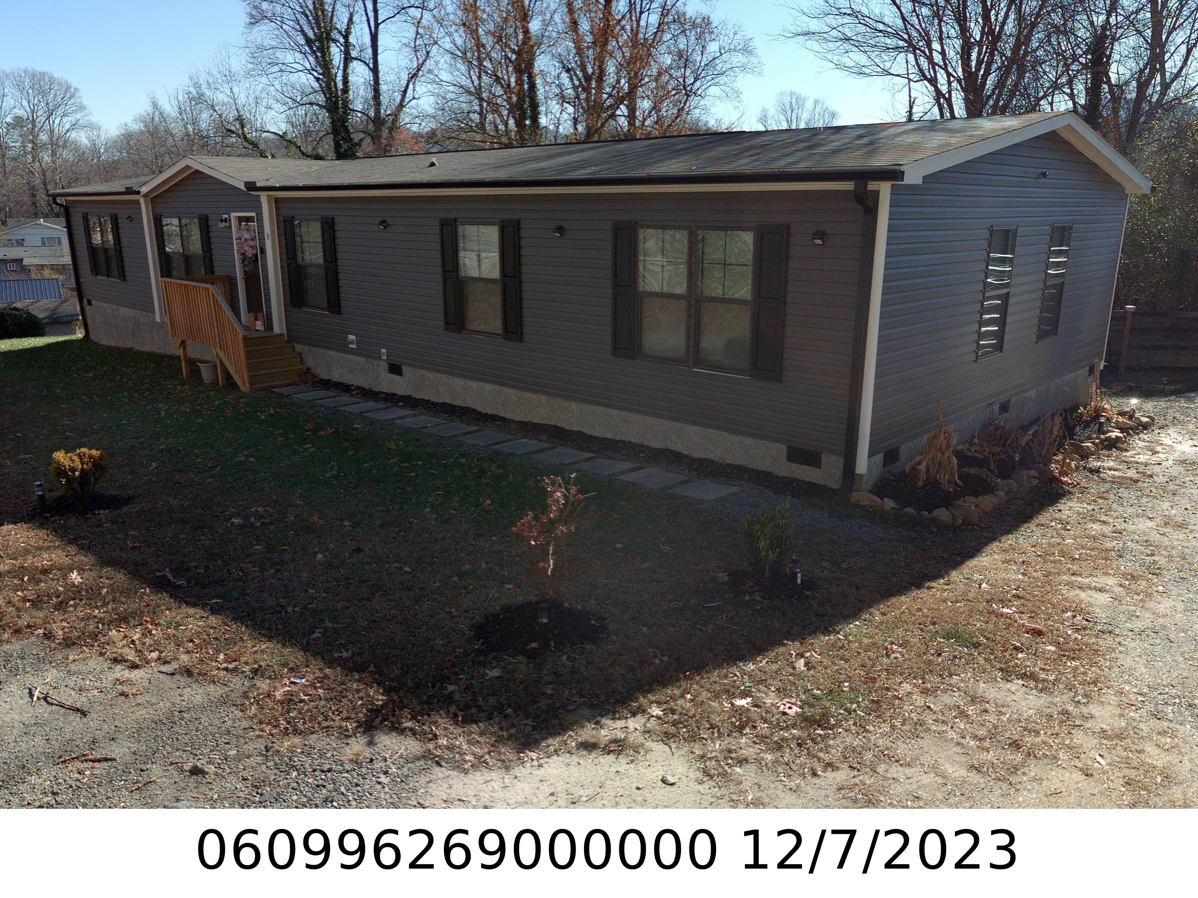 A picture of the property located at 9 VICKIES LN, BLACK MOUNTAIN NC 28711.