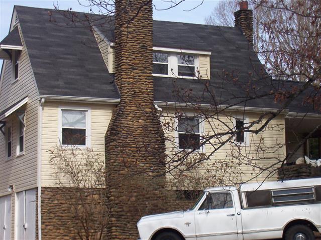 A picture of the property located at 101 HIAWASSEE AVE, BLACK MOUNTAIN NC 28711.