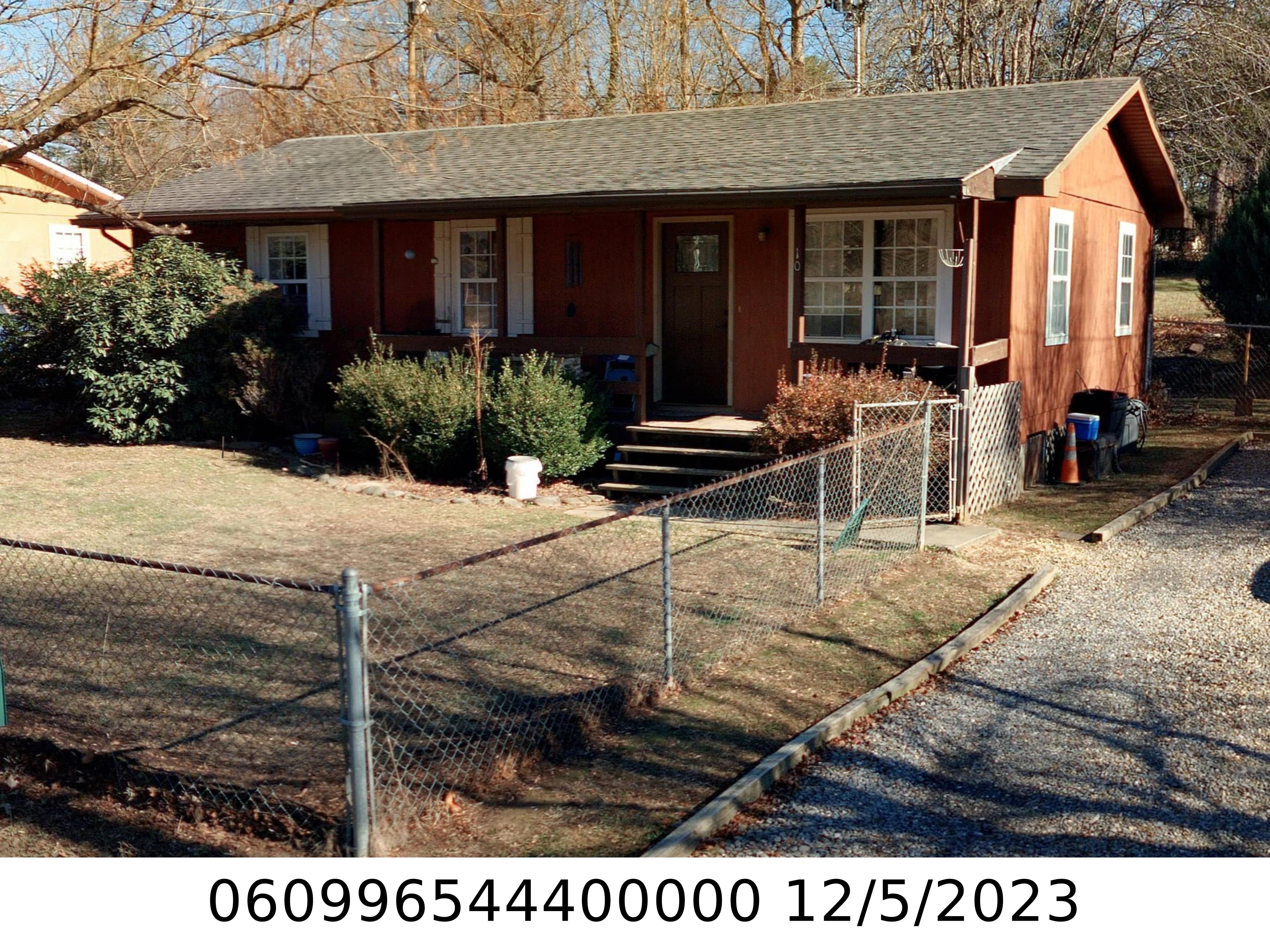 A picture of the property located at 10 BYRD RD, BLACK MOUNTAIN NC 28711.