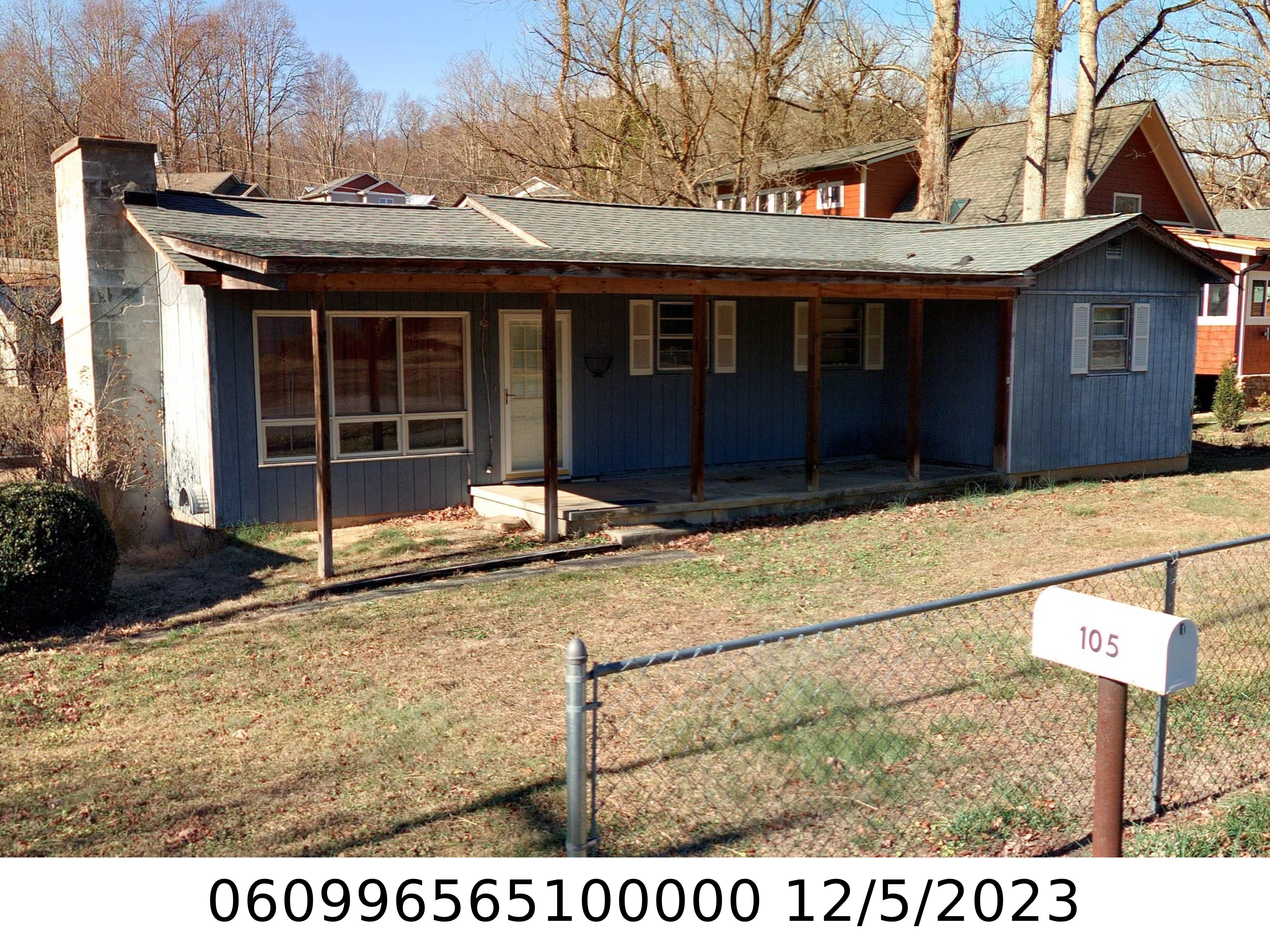 A picture of the property located at 105 HIAWASSEE AVE, BLACK MOUNTAIN NC 28711.