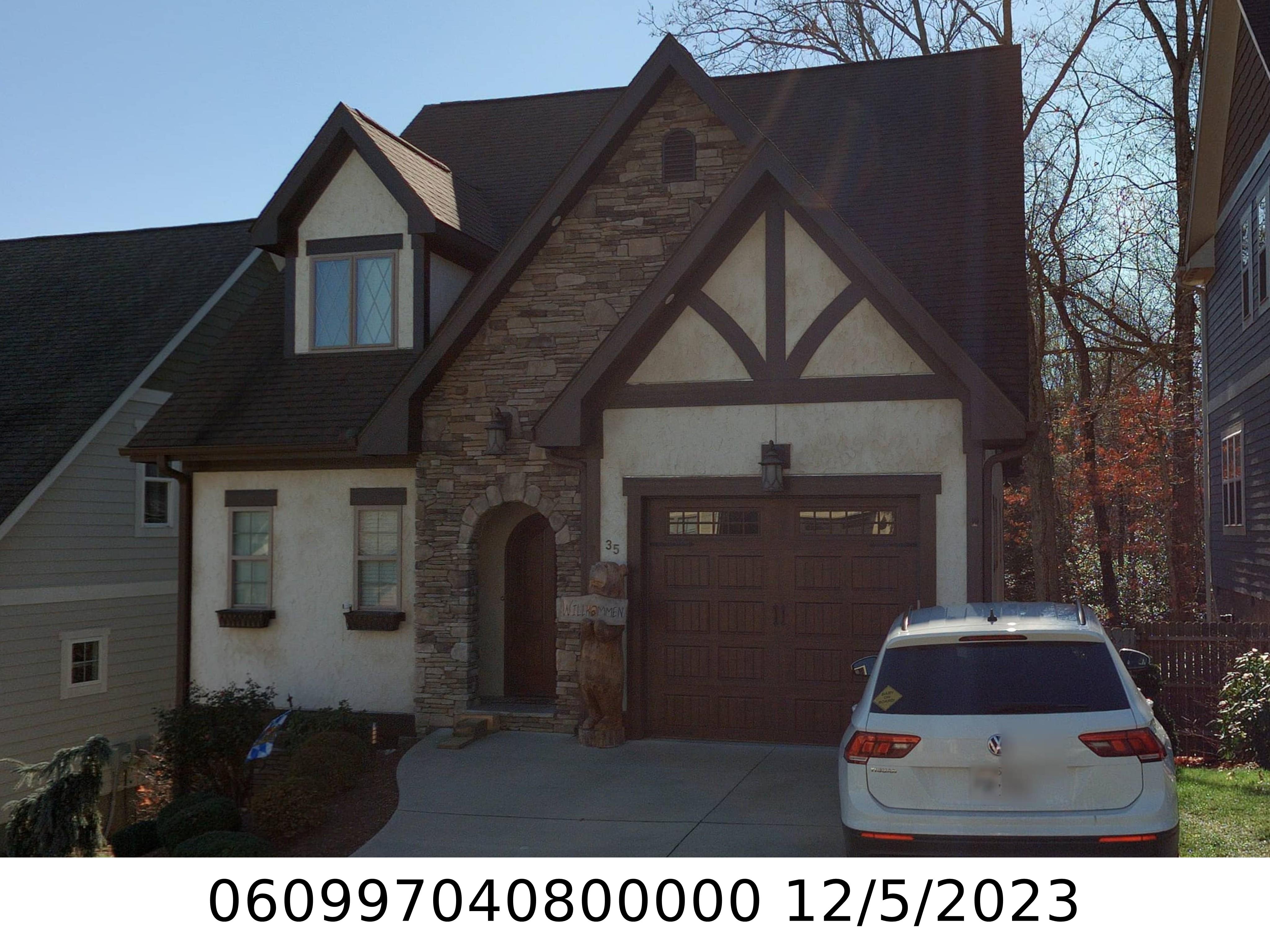 A picture of the property located at 35 TUDOR WAY, BLACK MOUNTAIN NC 28711.