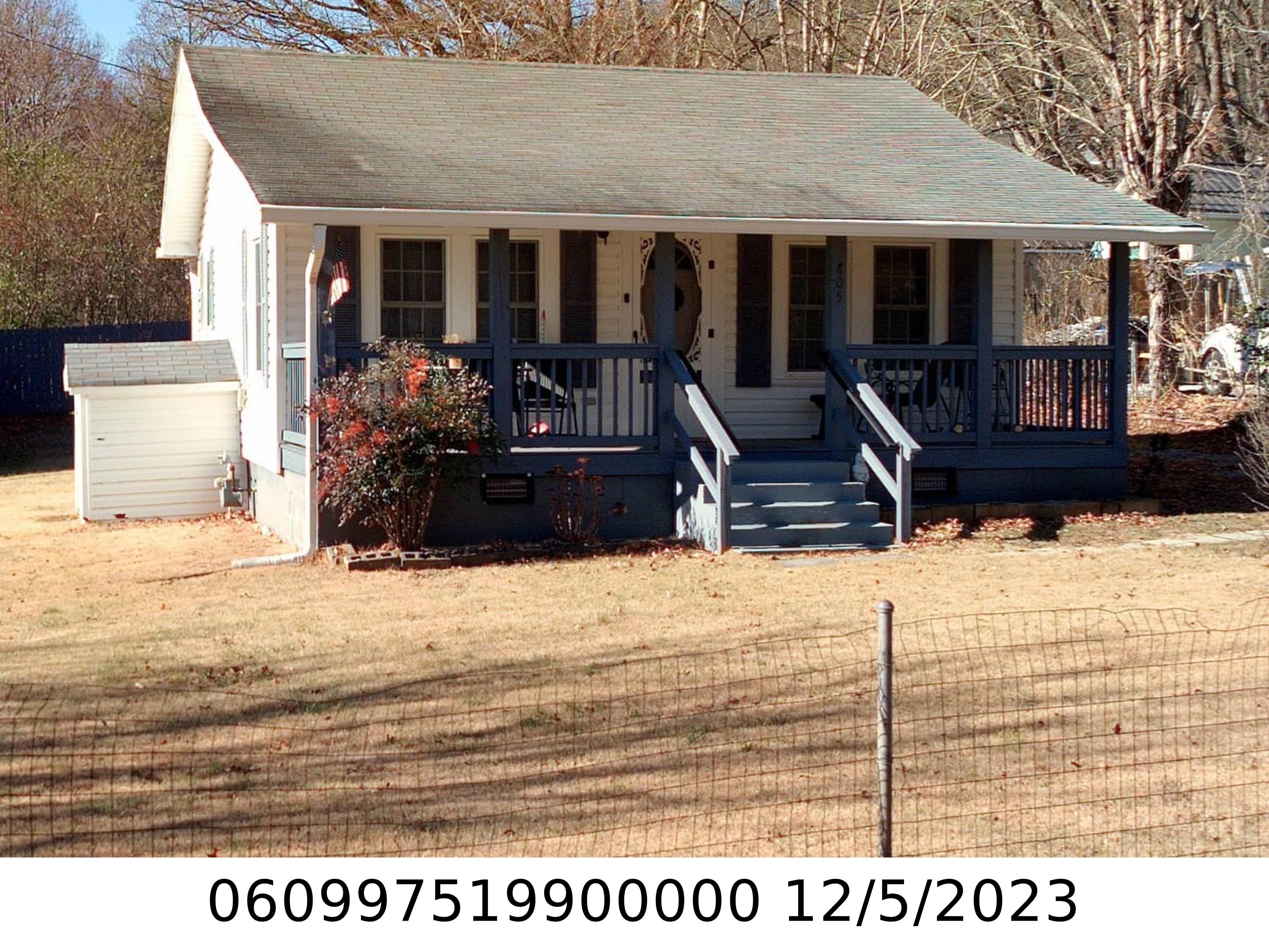 A picture of the property located at 405 HIAWASSEE AVE, BLACK MOUNTAIN NC 28711.