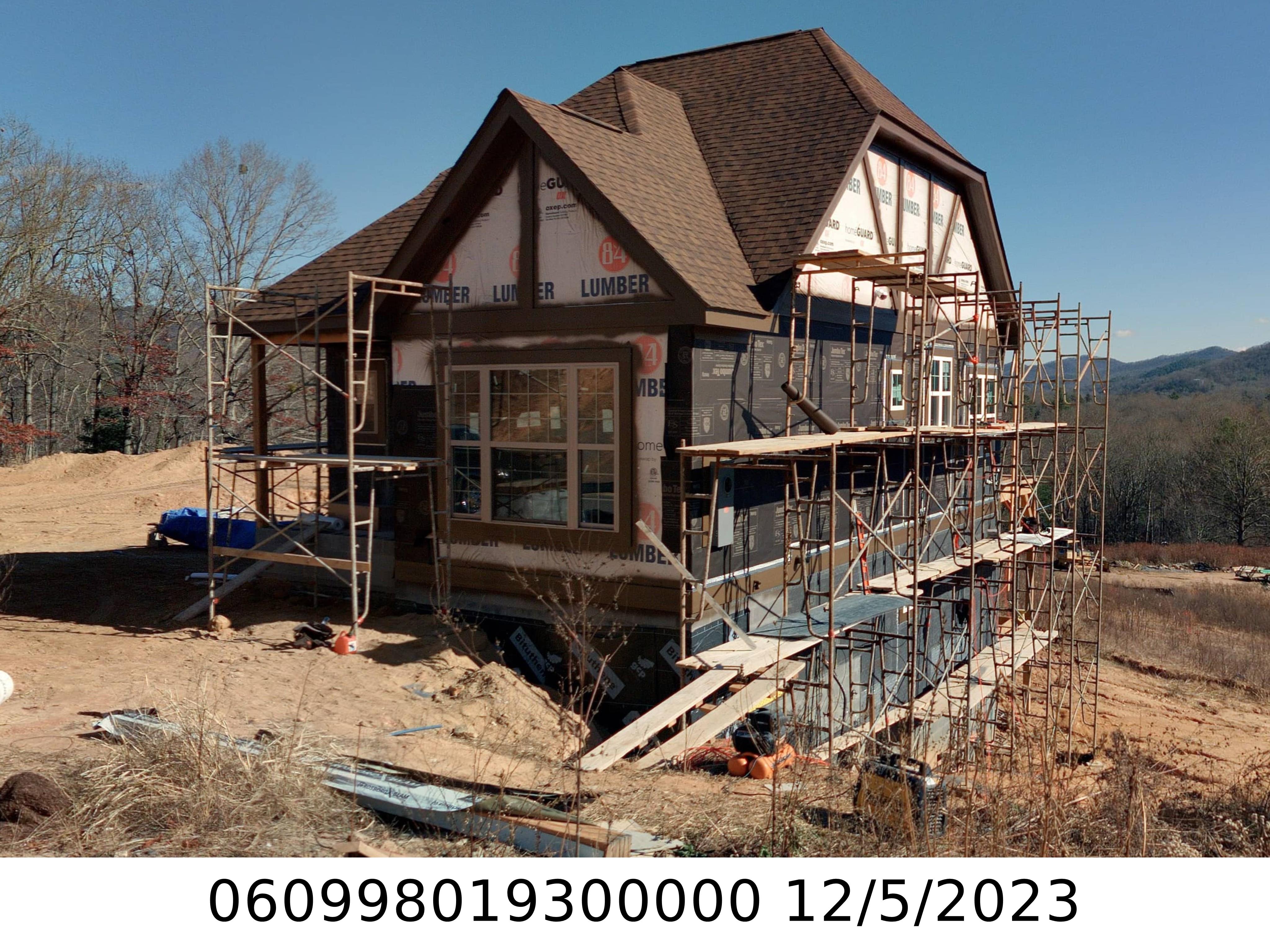 A picture of the property located at 124 CHEPSTOW PL, BLACK MOUNTAIN NC 28711.