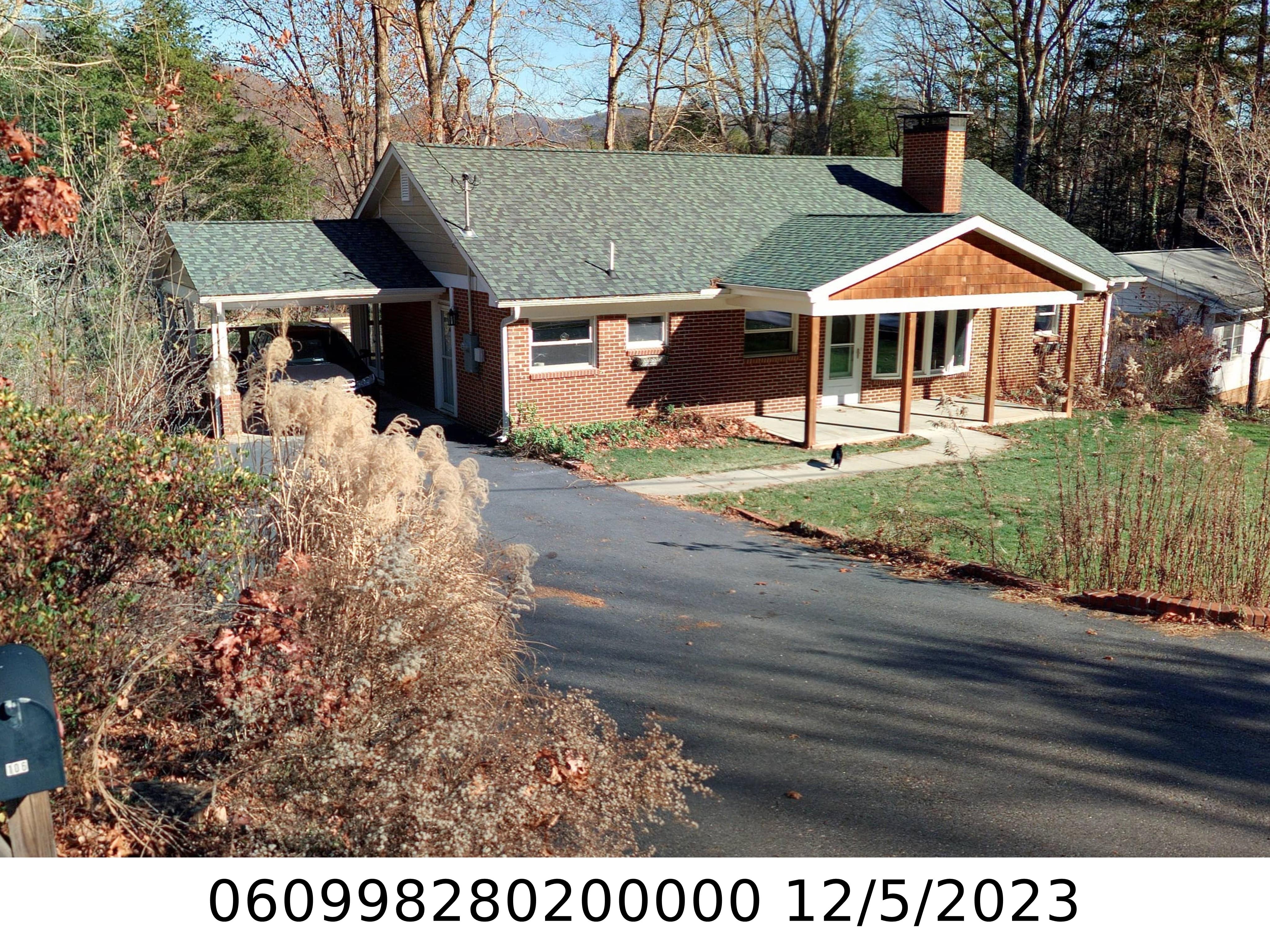 A picture of the property located at 106 FAIRWAY DR, BLACK MOUNTAIN NC 28711.