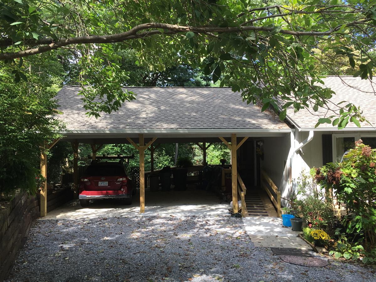 A picture of the property located at 100 FAIRWAY DR, BLACK MOUNTAIN NC 28711.